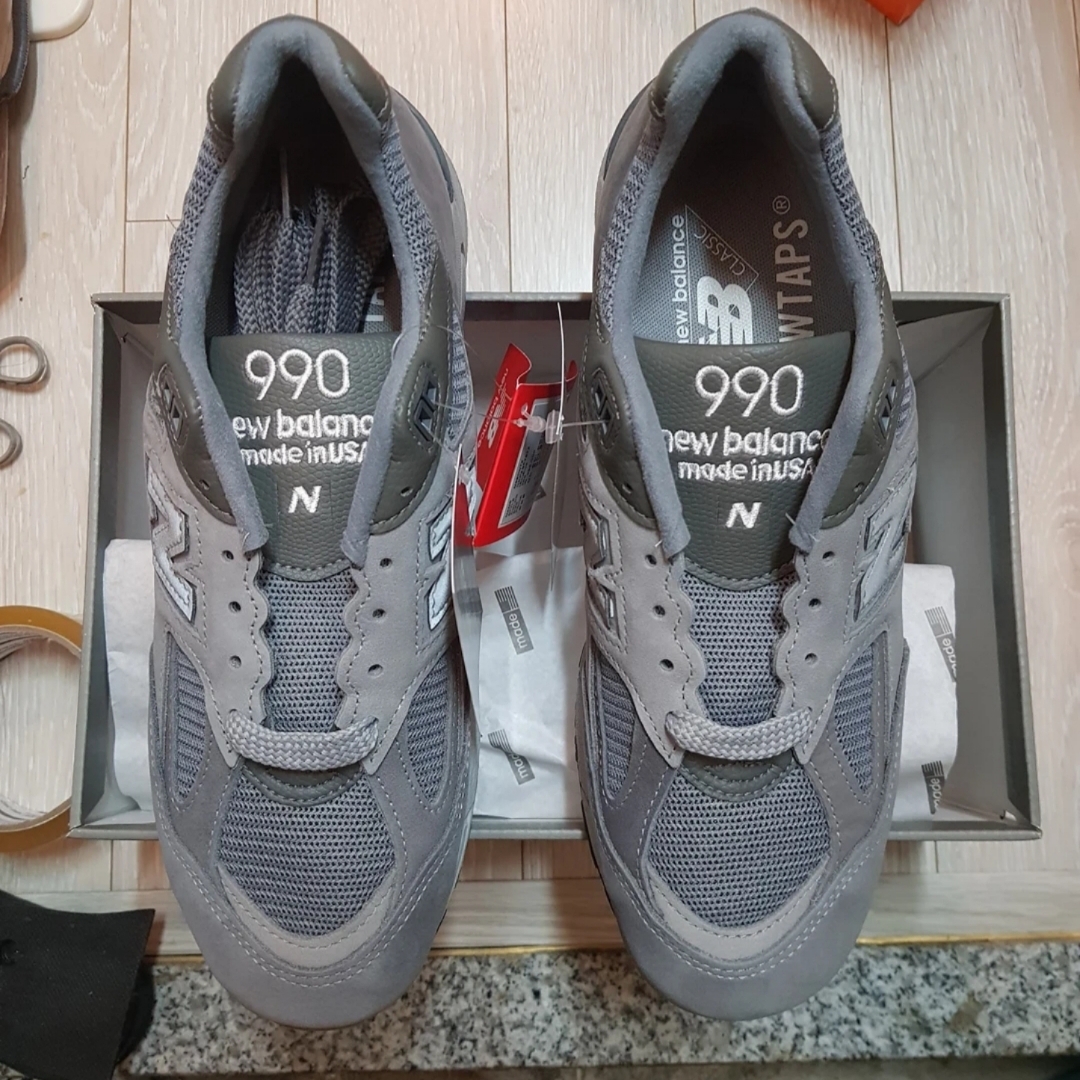 New Balance x WTAPS 990v2 Made in USA Grey 착용 스타일