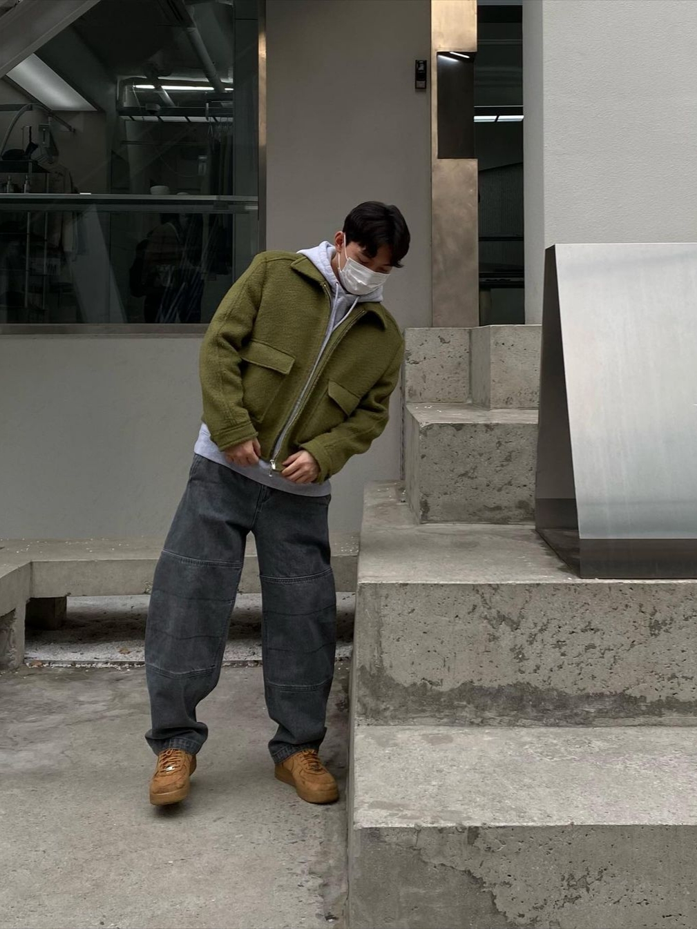 [KREAM 단독] STU Brushed Patch Pocket Alpaca Short Jacket Green 착용 스타일 - 1