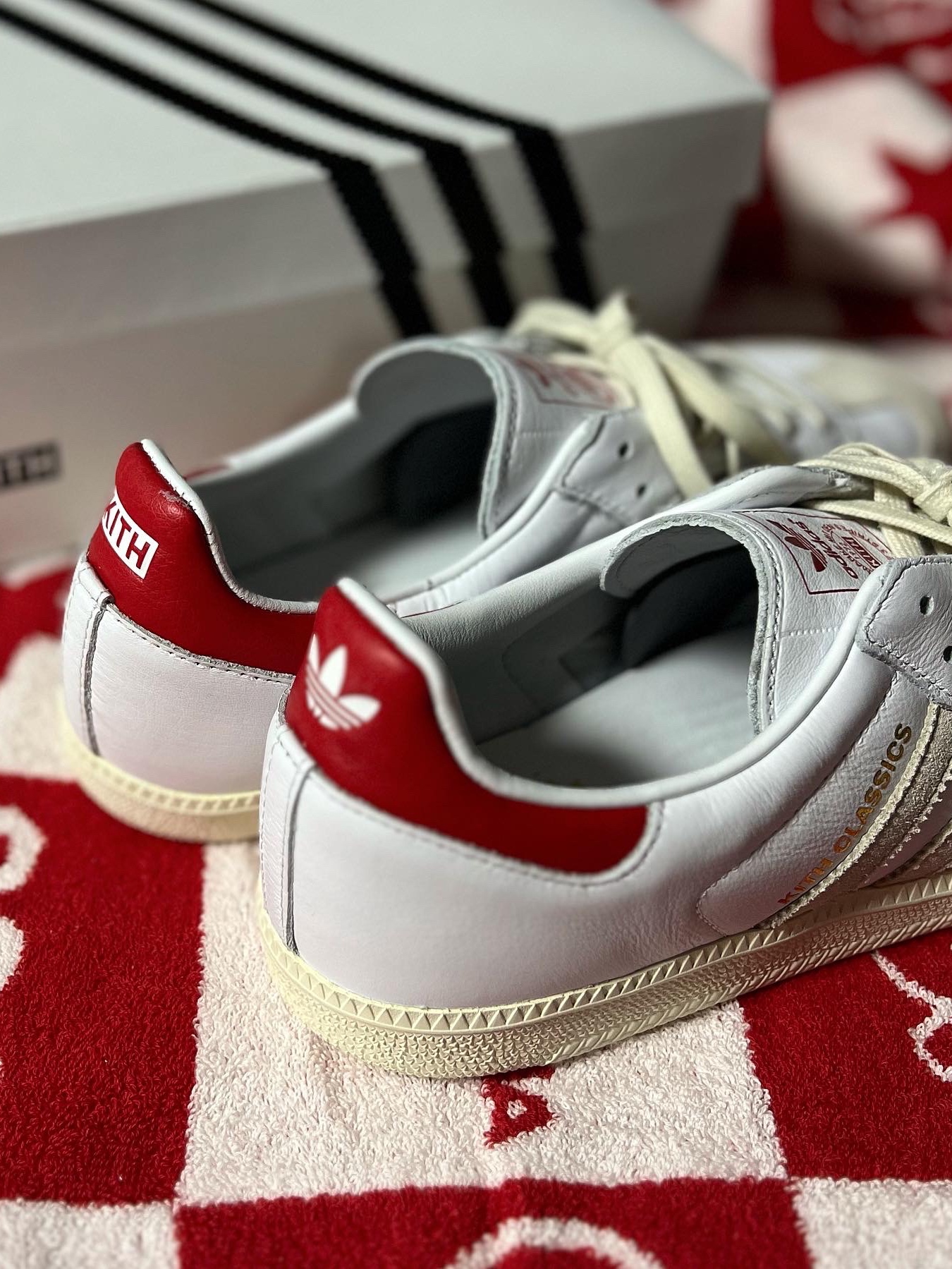 Adidas x Kith Samba OG Classics Program White Red 착용 스타일 - 5
