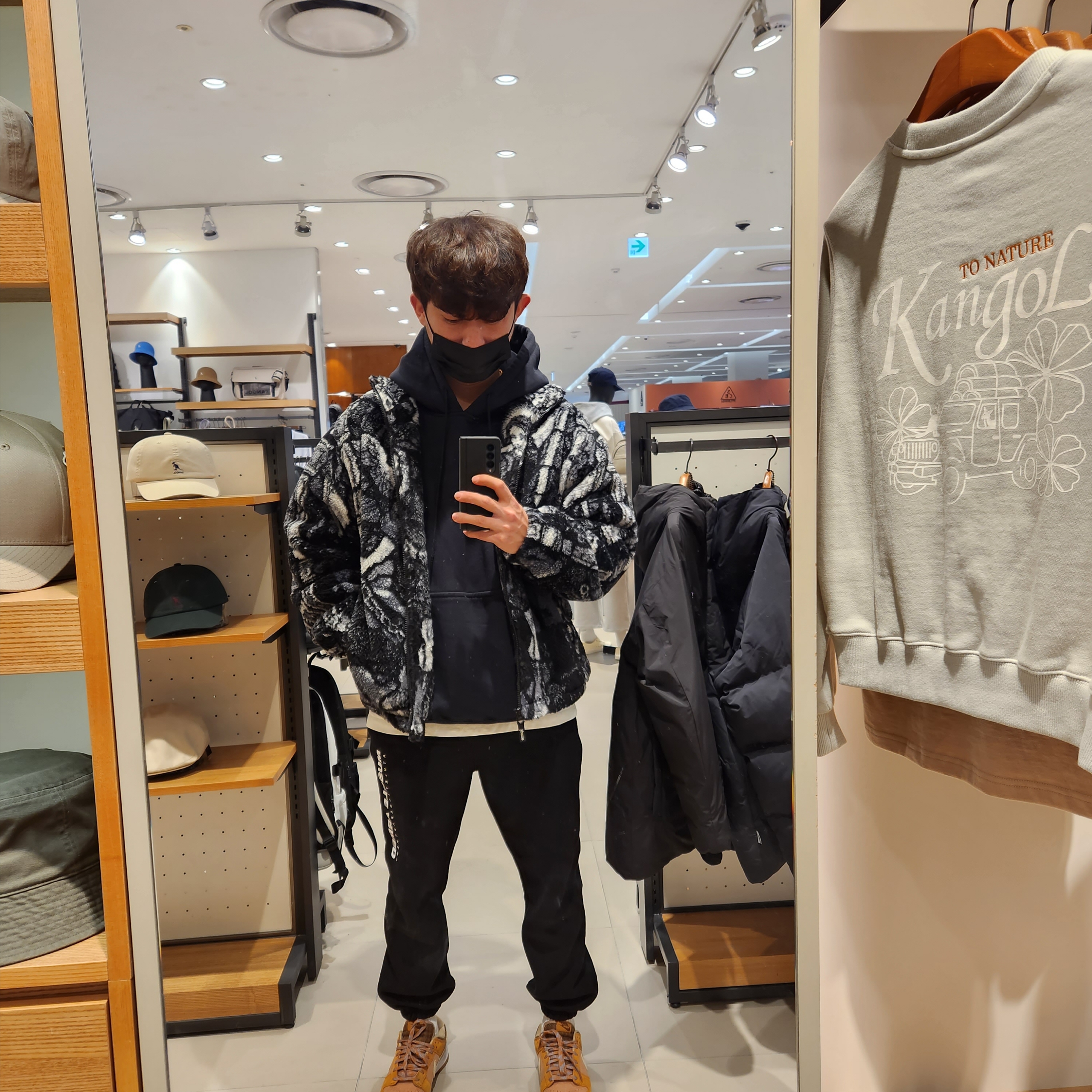 Supreme Saint Michael Fleece Jacket Black - 21SS, Nike Dunk Low SE Praline Desert Ochre 착용 스타일