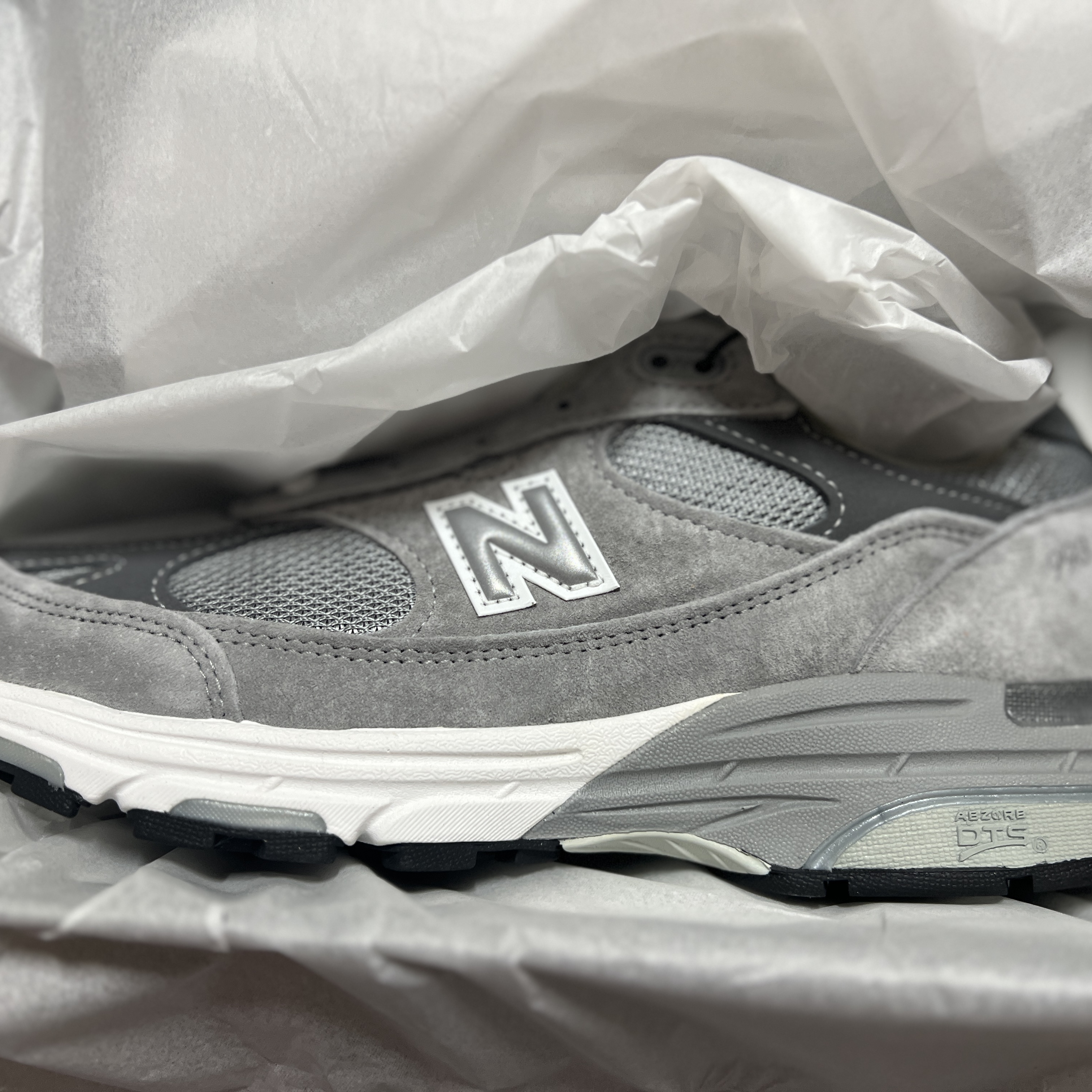 (W) New Balance 993 Made in USA Grey - B Standard 착용 스타일 - 2