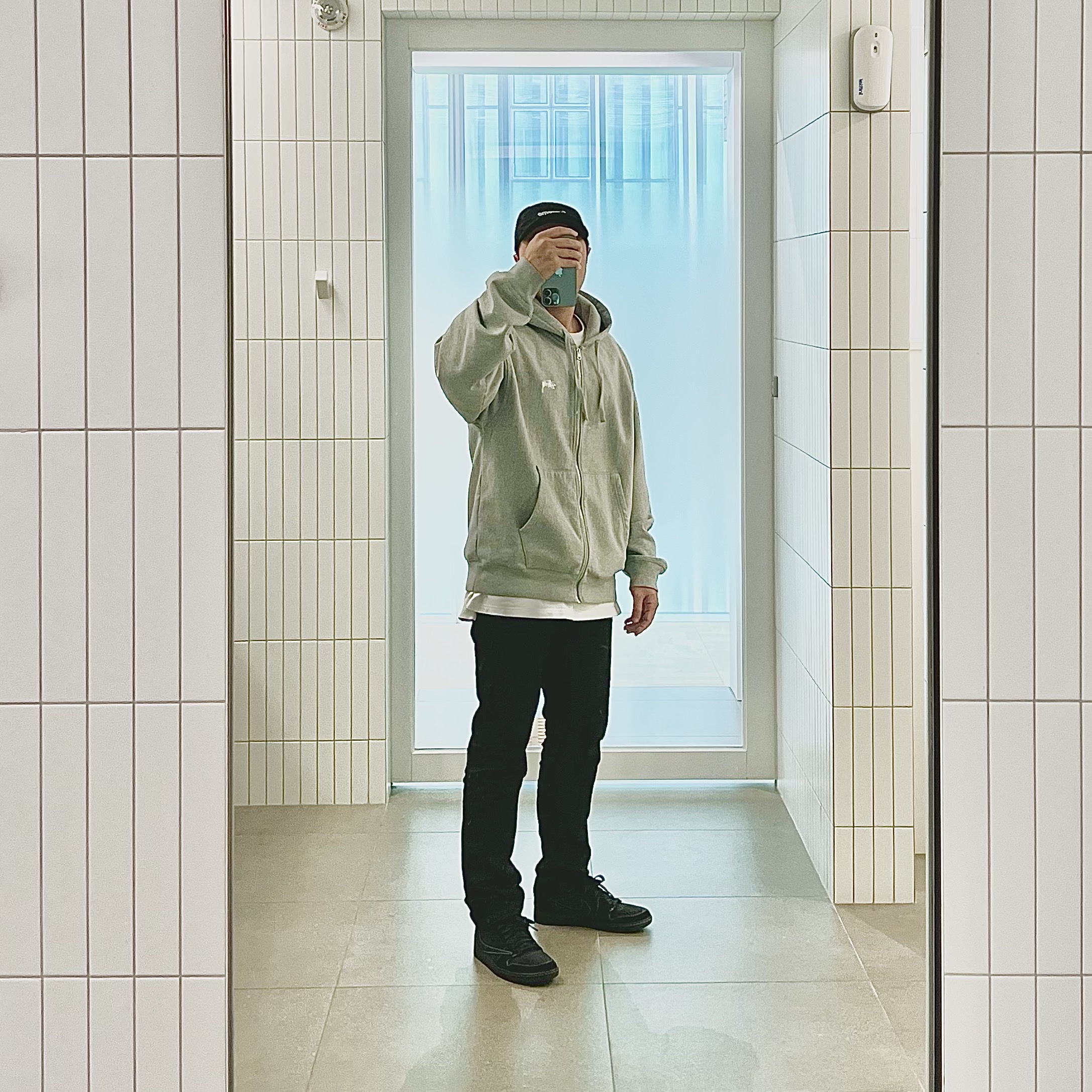 Jordan 1 x Travis Scott Retro Low OG SP Black Phantom, Stussy Overdyed Zip Hoodie Grey Heather 2021 착용 스타일