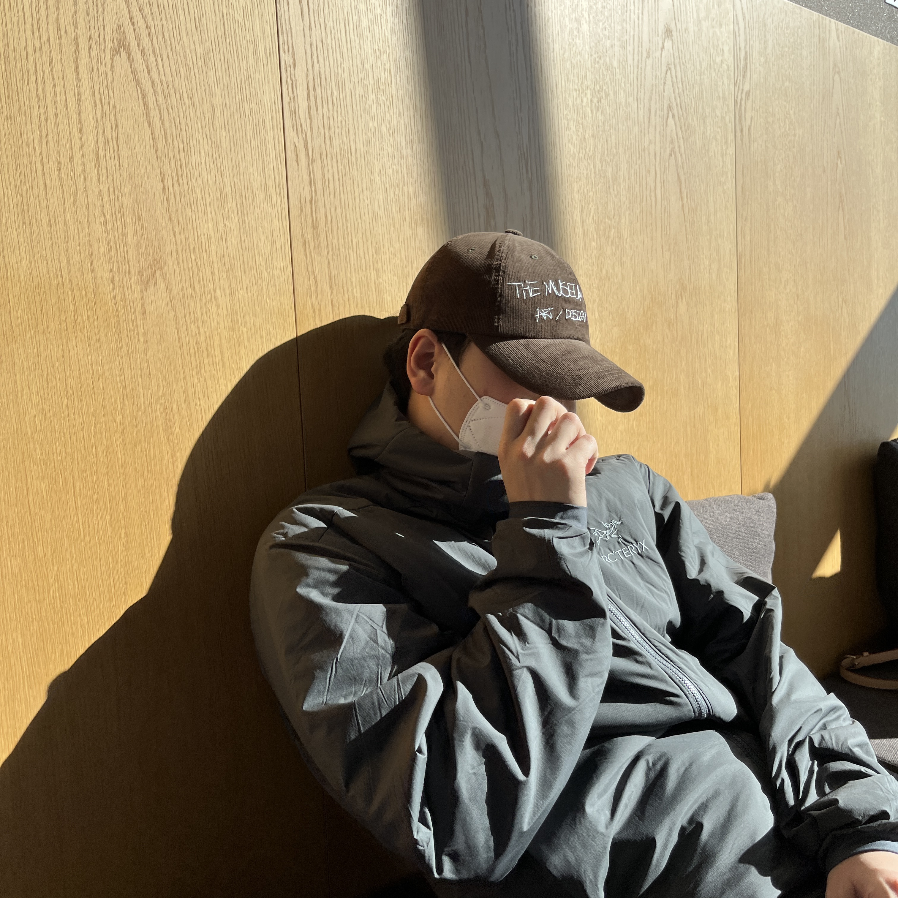 The Museum Visitor Corduroy Ball Cap Brown, Arc'teryx Atom LT Hoody Glitch 착용 스타일 - 2