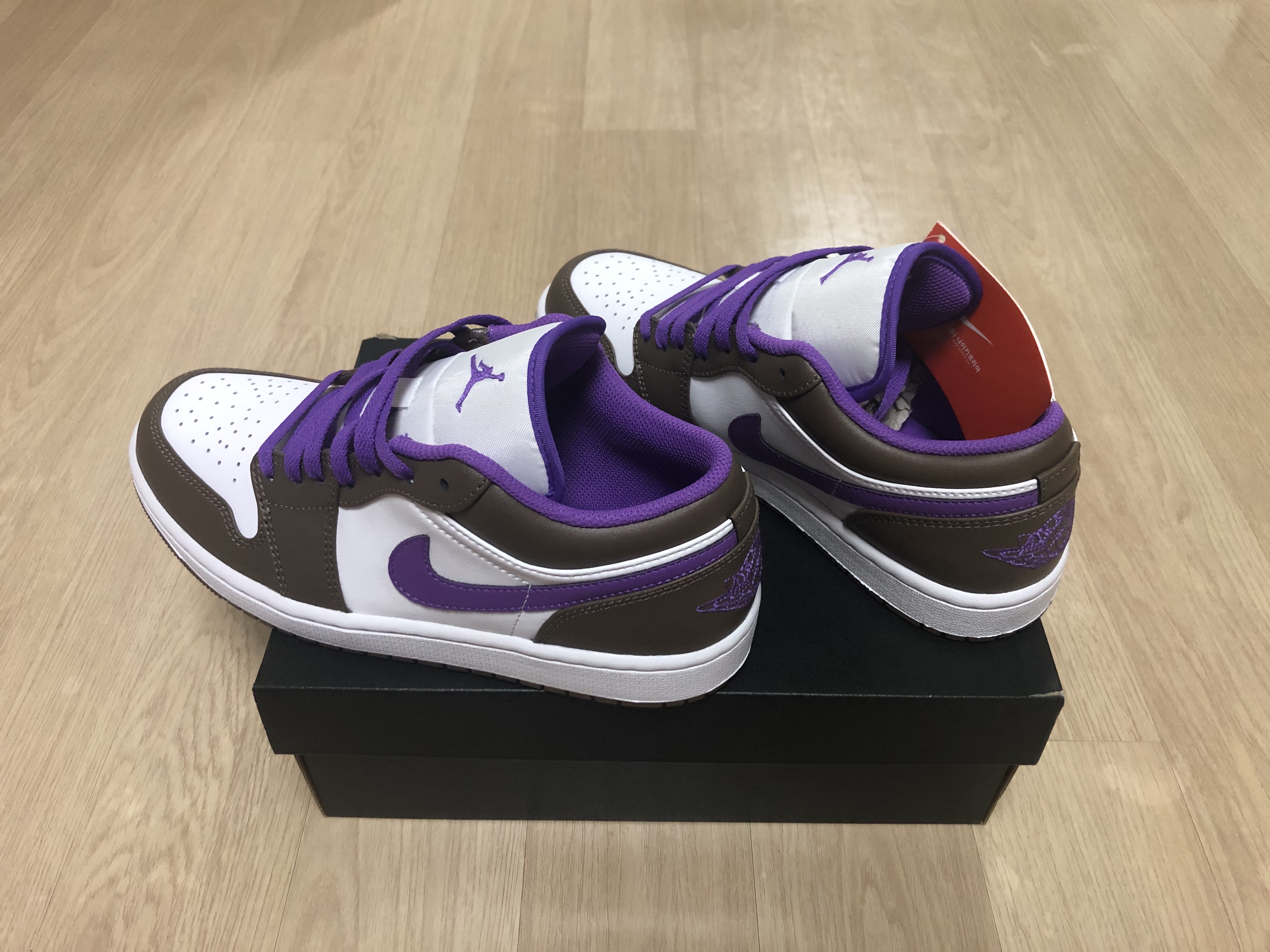 Jordan 1 Low Palomino Wild Berry, (GS) Jordan 1 Low Palomino Wild Berry 착용 스타일 - 2