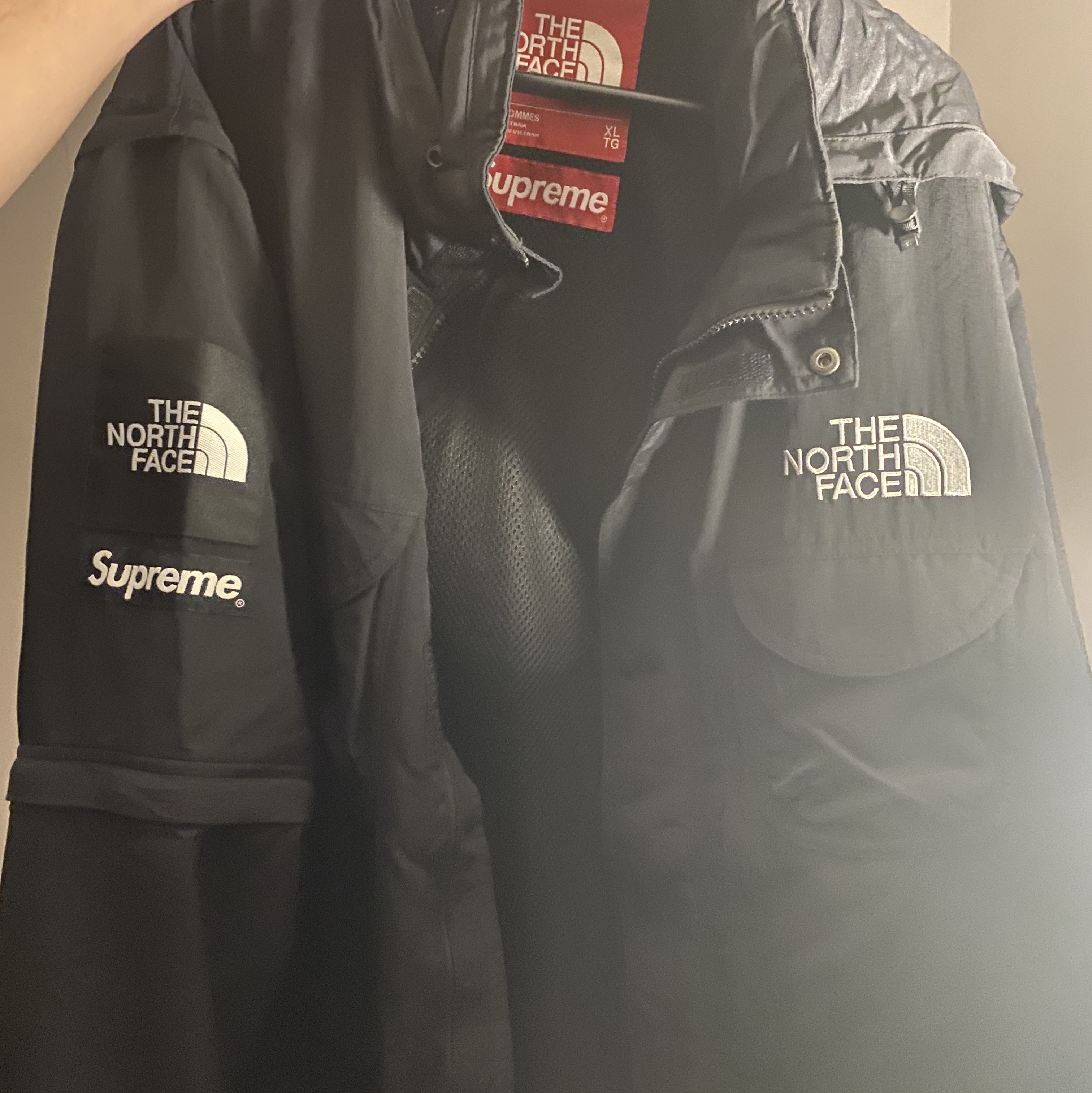 Supreme x The North Face Trekking Convertible Jacket Black - 22SS 착용 스타일 - 1
