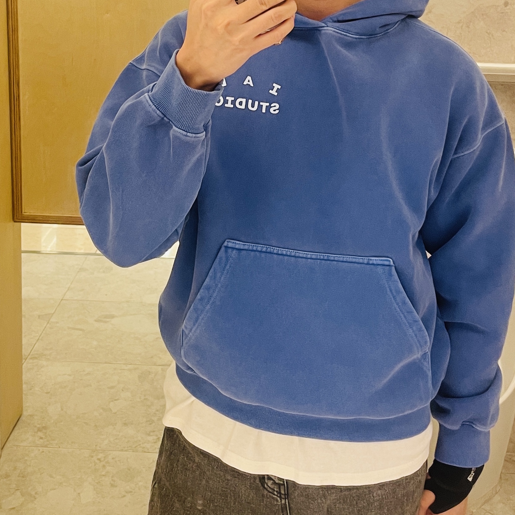IAB Studio Pigment Hoodie Royal Blue - 22FW 착용 스타일