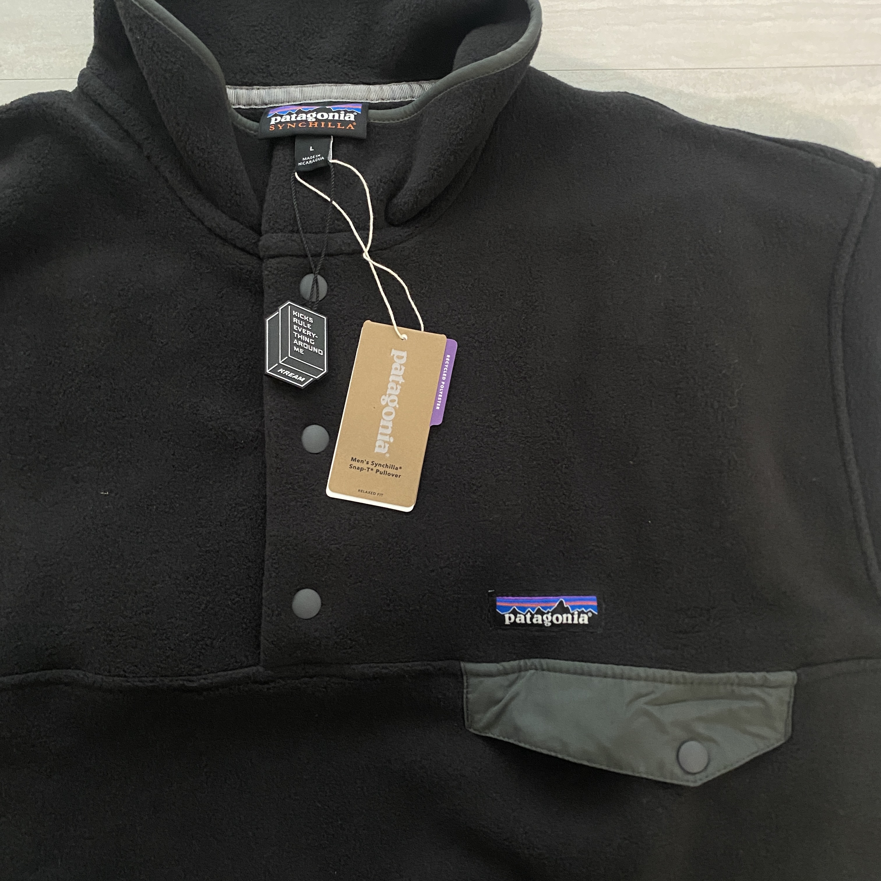 Patagonia Synchilla Snap-T Fleece Pullover Black Forge Grey 착용 스타일