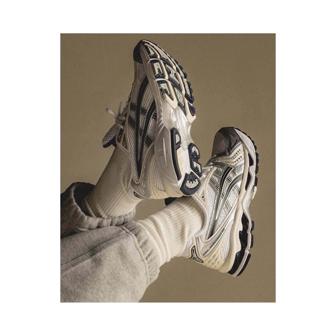 (W) Asics Gel-Kayano 14 White Midnight 착용 스타일 - 2