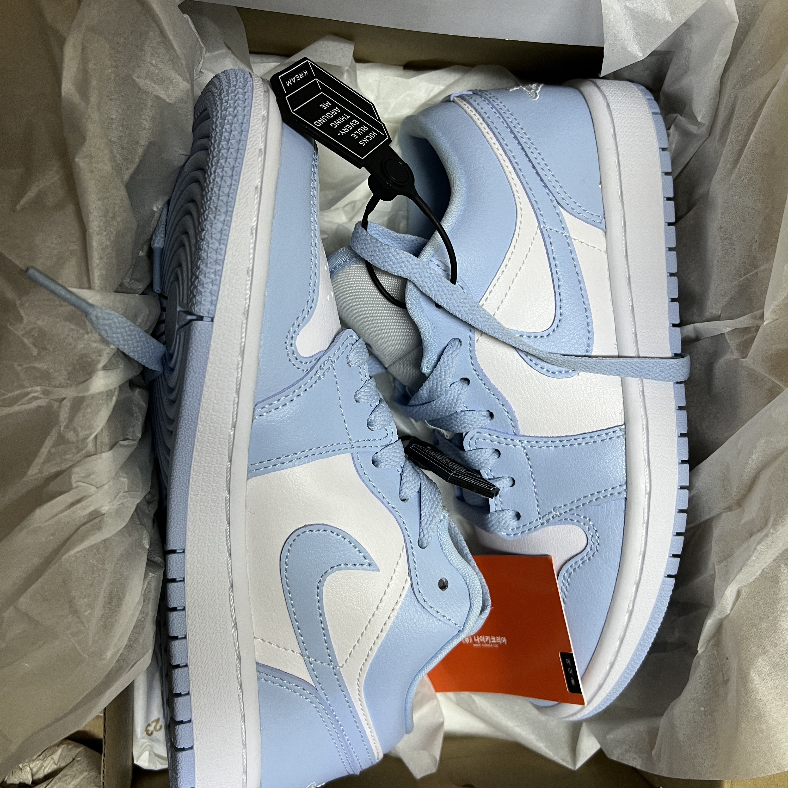 (W) Jordan 1 Low White Ice Blue 착용 스타일