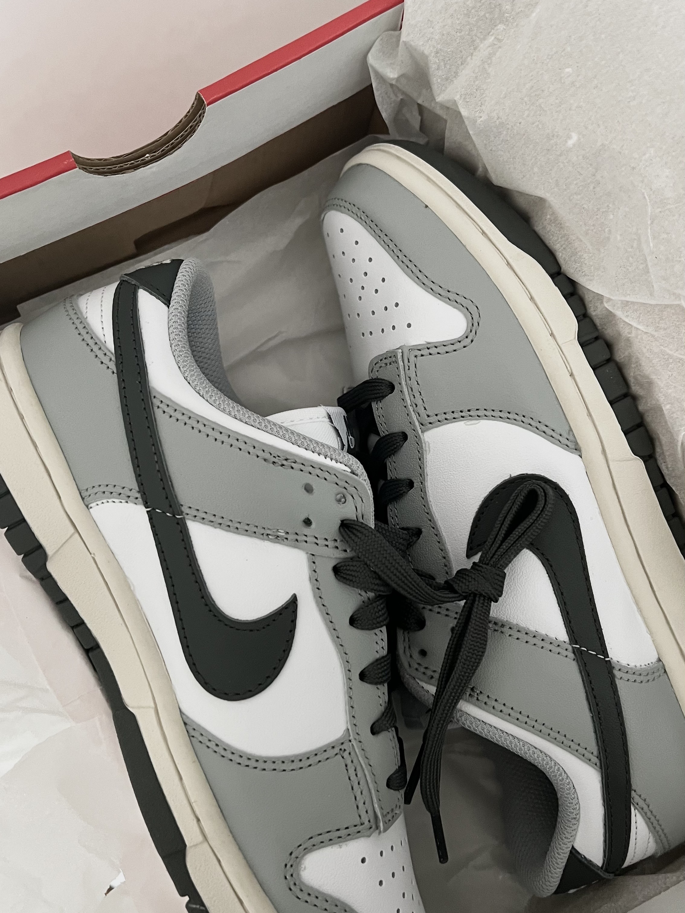 (W) Nike Dunk Low Light Smoke Grey 착용 스타일 - 2