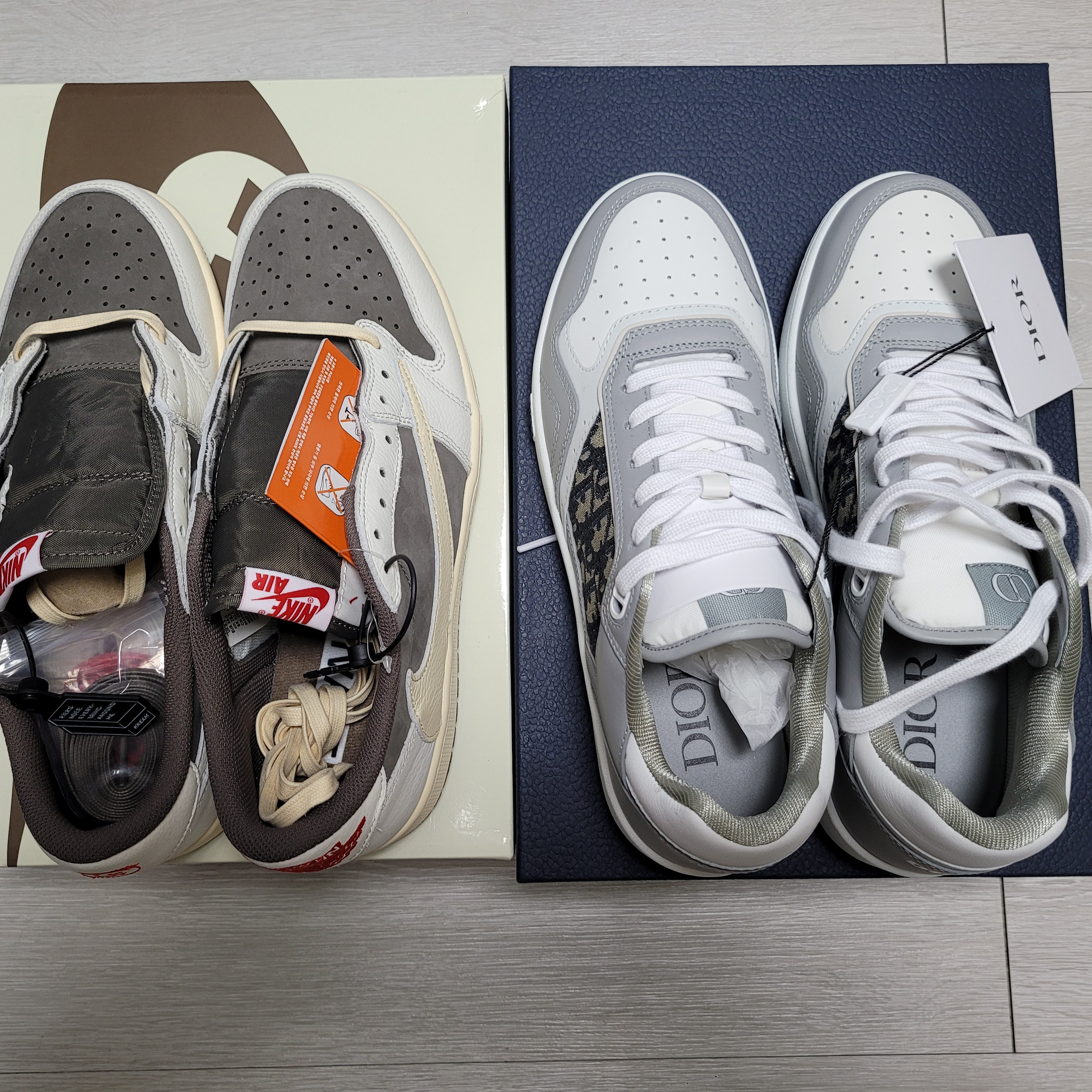Jordan 1 x Travis Scott Retro Low OG SP Sail and Ridgerock, Dior B27 Low-Top Sneakers Gray 착용 스타일