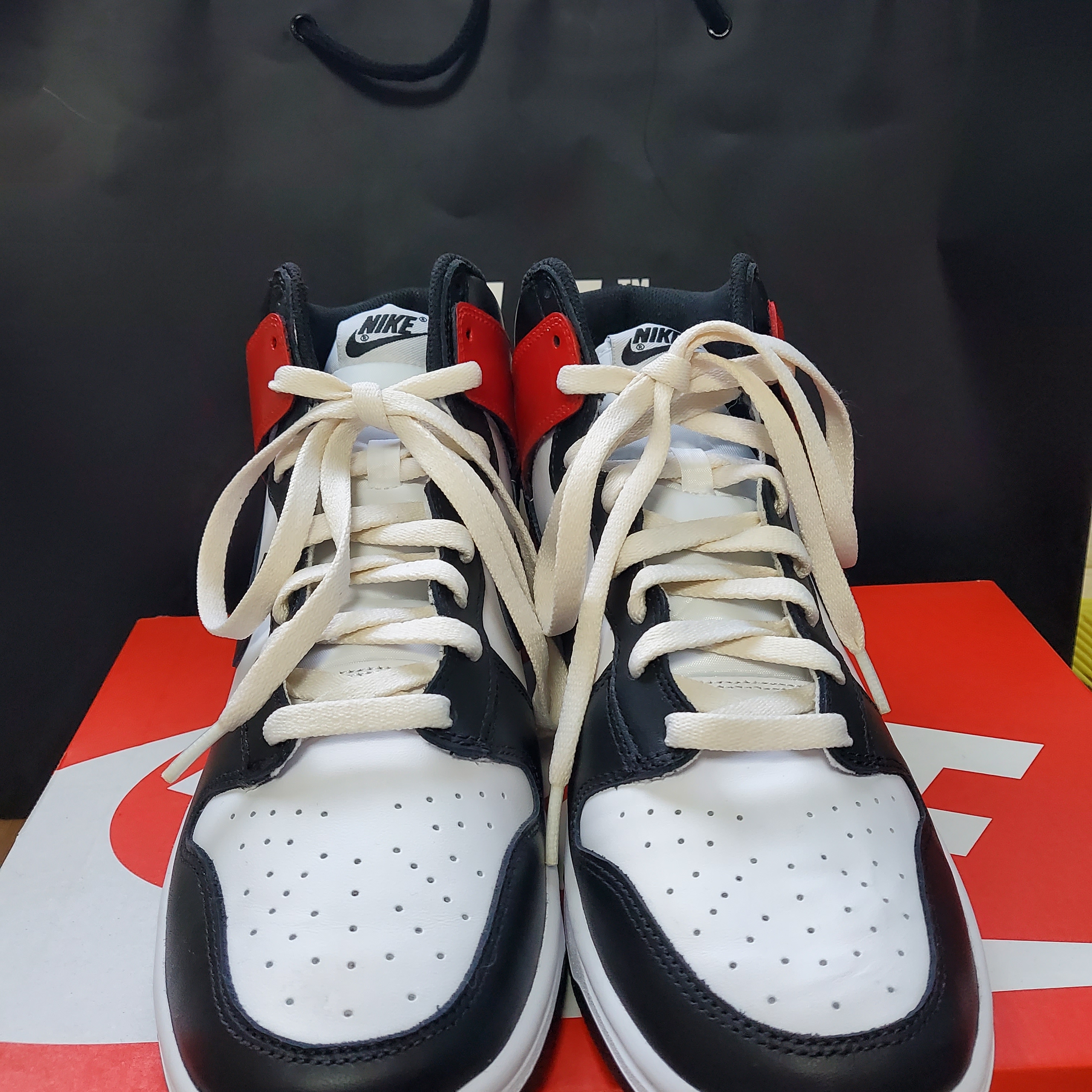 Nike Dunk High Retro Championship White, Jordan 1 Retro High OG Black Toe 2016 착용 스타일 - 2