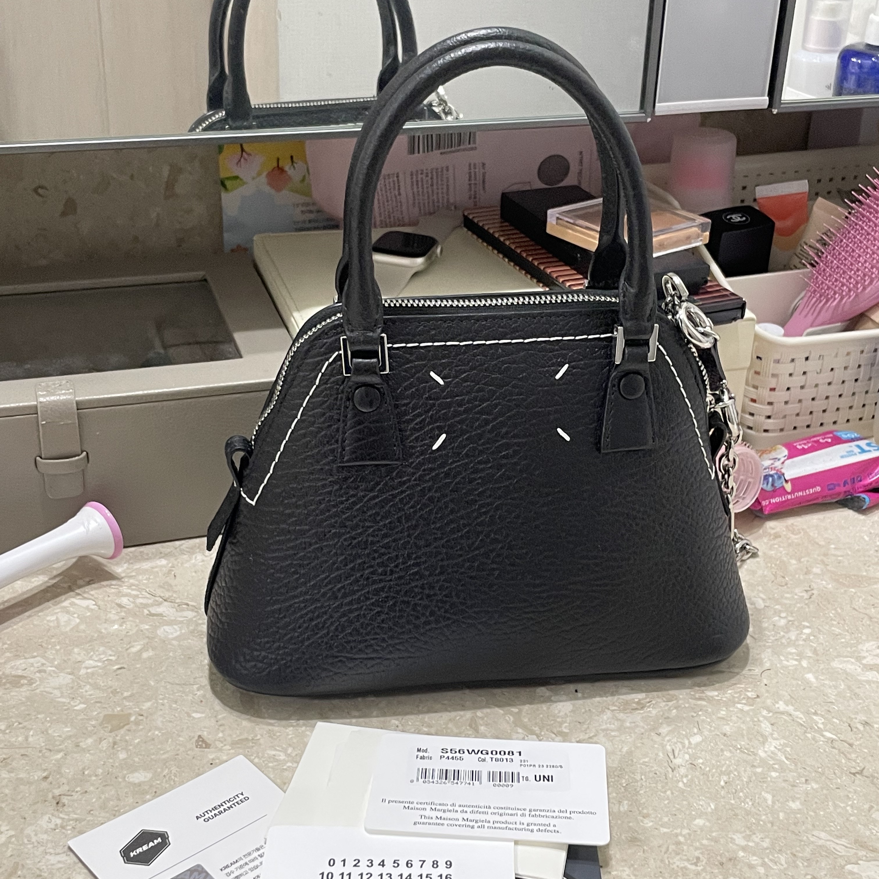 Maison Margiela 5AC Micro Bag Black 착용 스타일 - 3