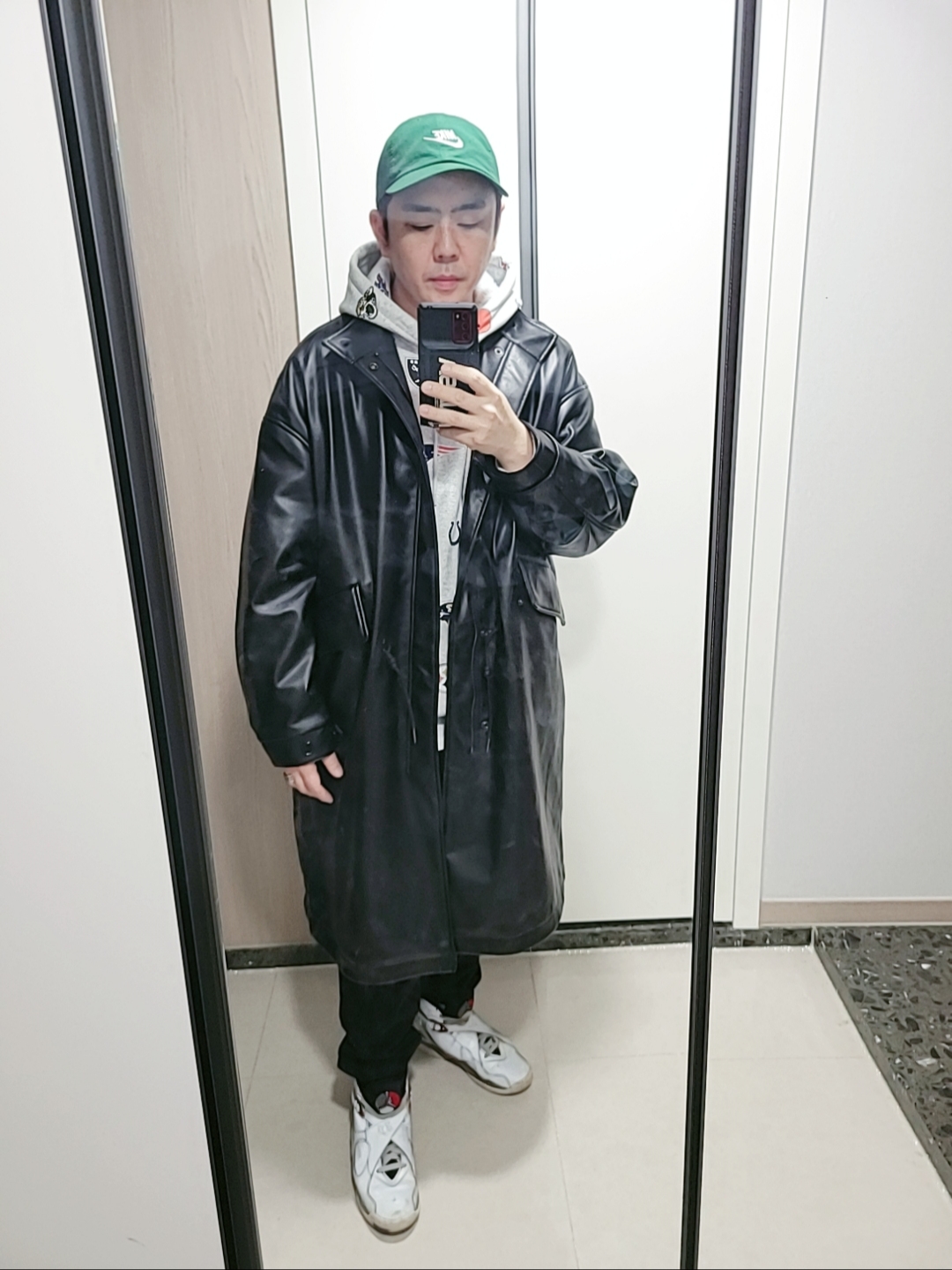 Nike Heritage 86 Futura Washed Cap Gorge Green, Jordan 8 Retro Reflections of a Champion 착용 스타일