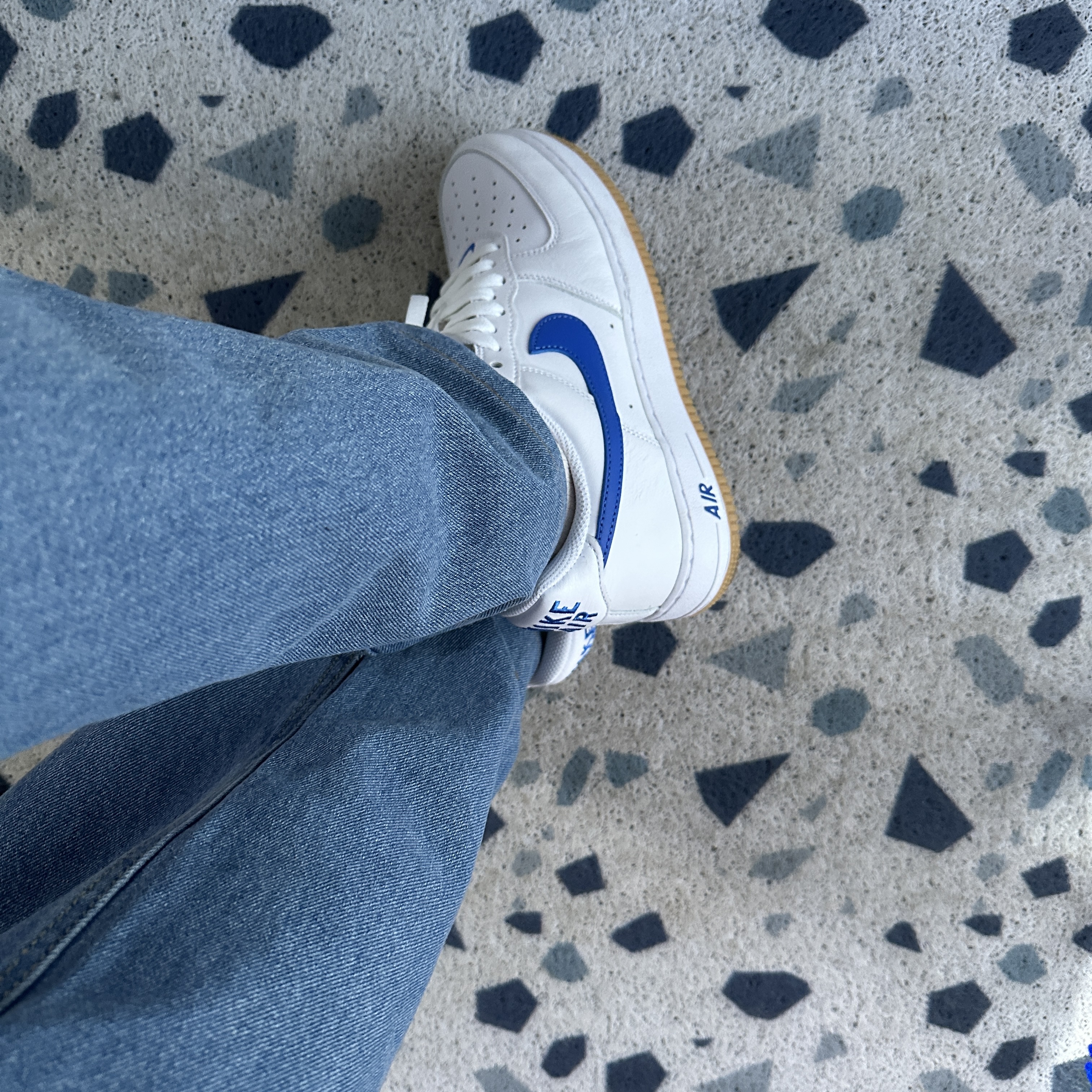 Nike Air Force 1 Low Retro Color of the Month Varsity Royal 착용 스타일 - 1