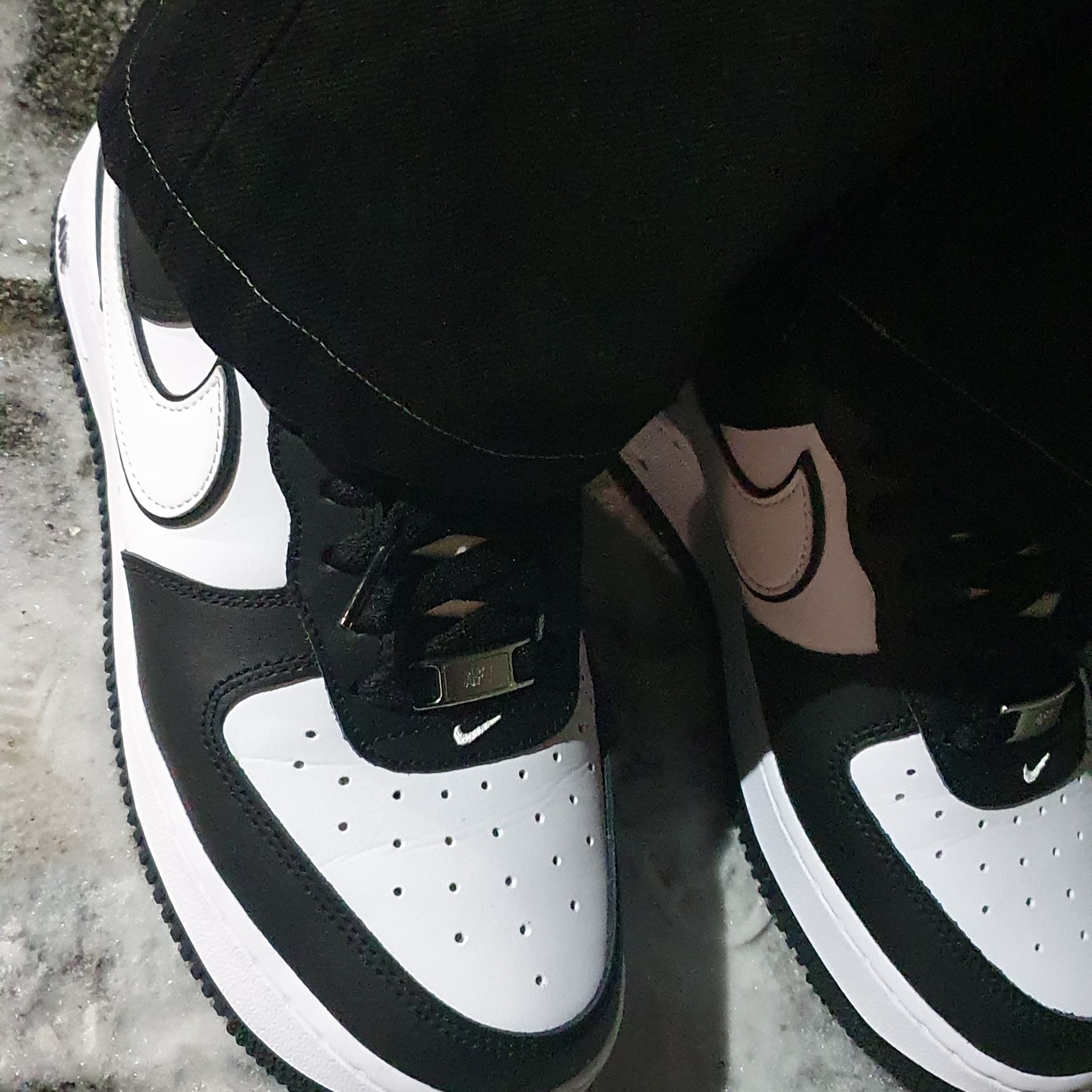 Nike Air Force 1 '07 Black White 착용 스타일