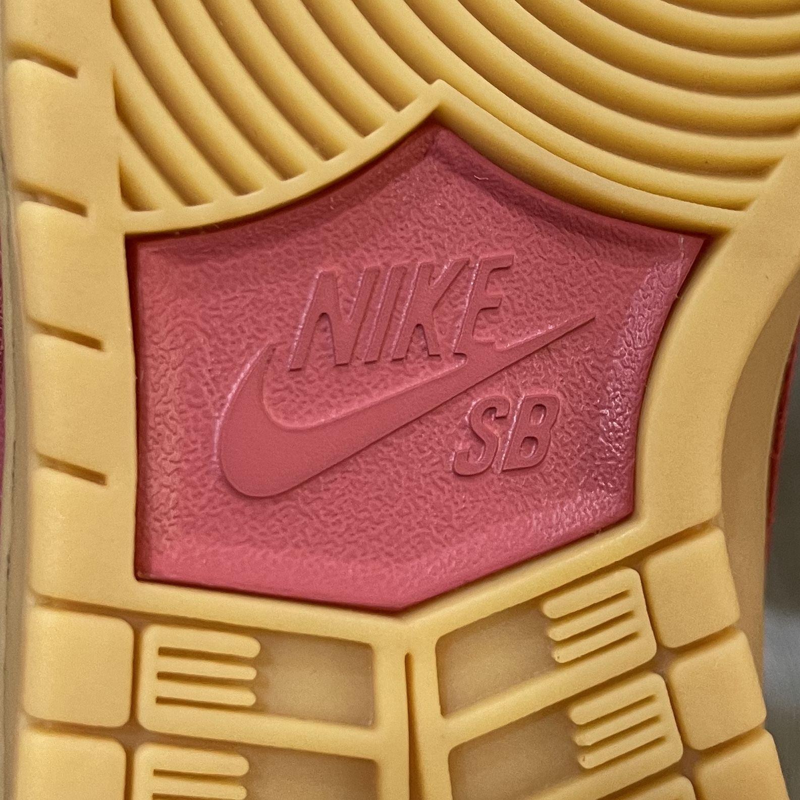 Nike SB Dunk Low Adobe 착용 스타일 - 3
