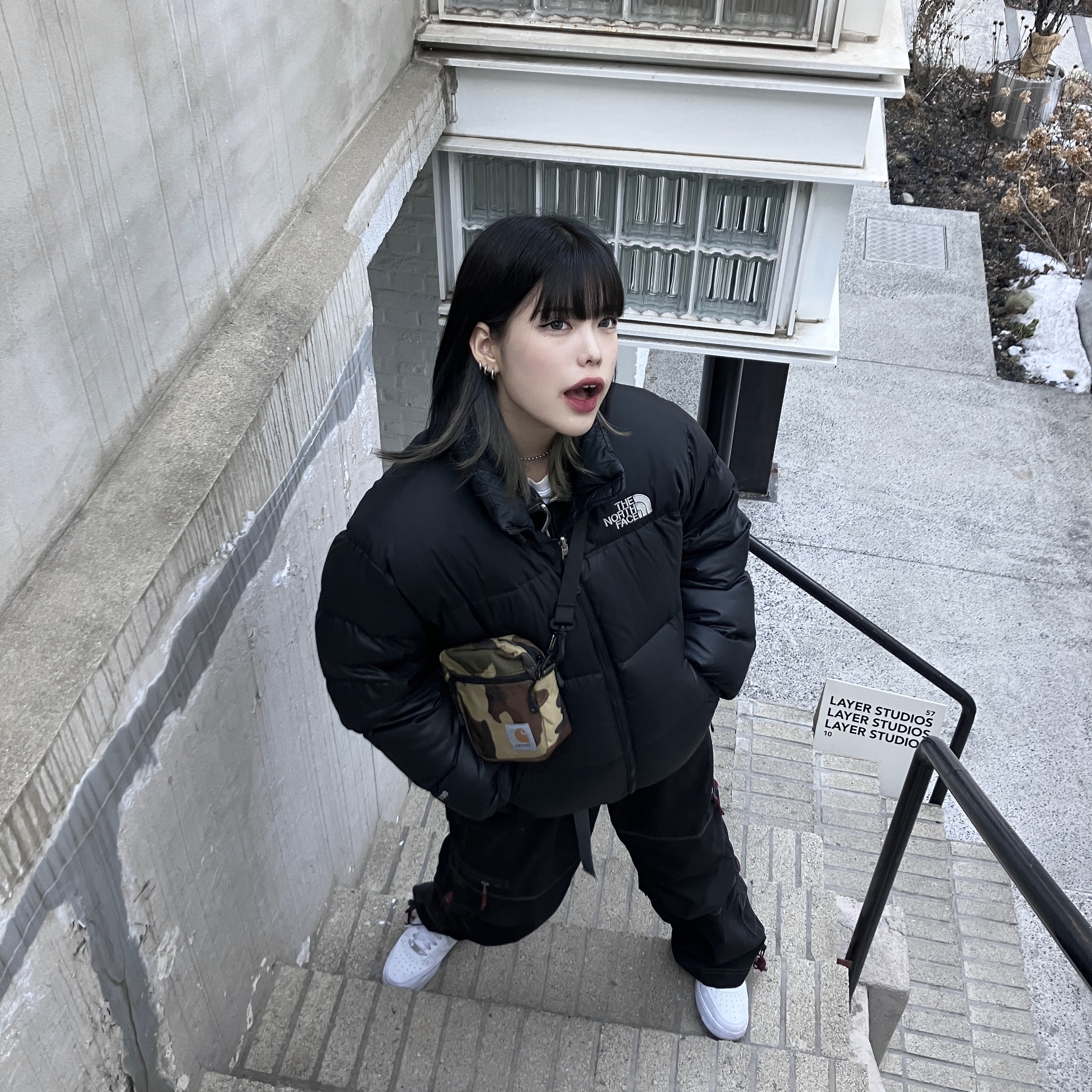 The North Face 1996 Eco Nuptse Jacket Black, (W) Nike Air Force 1 '07 Low White 착용 스타일 - 2