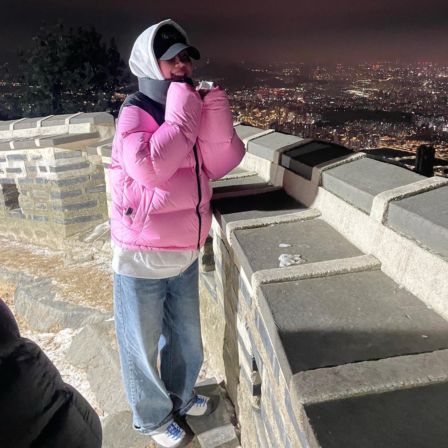 The Museum Visitor Heart Stitched Puffer Down Jacket Pink - 22FW 착용 스타일