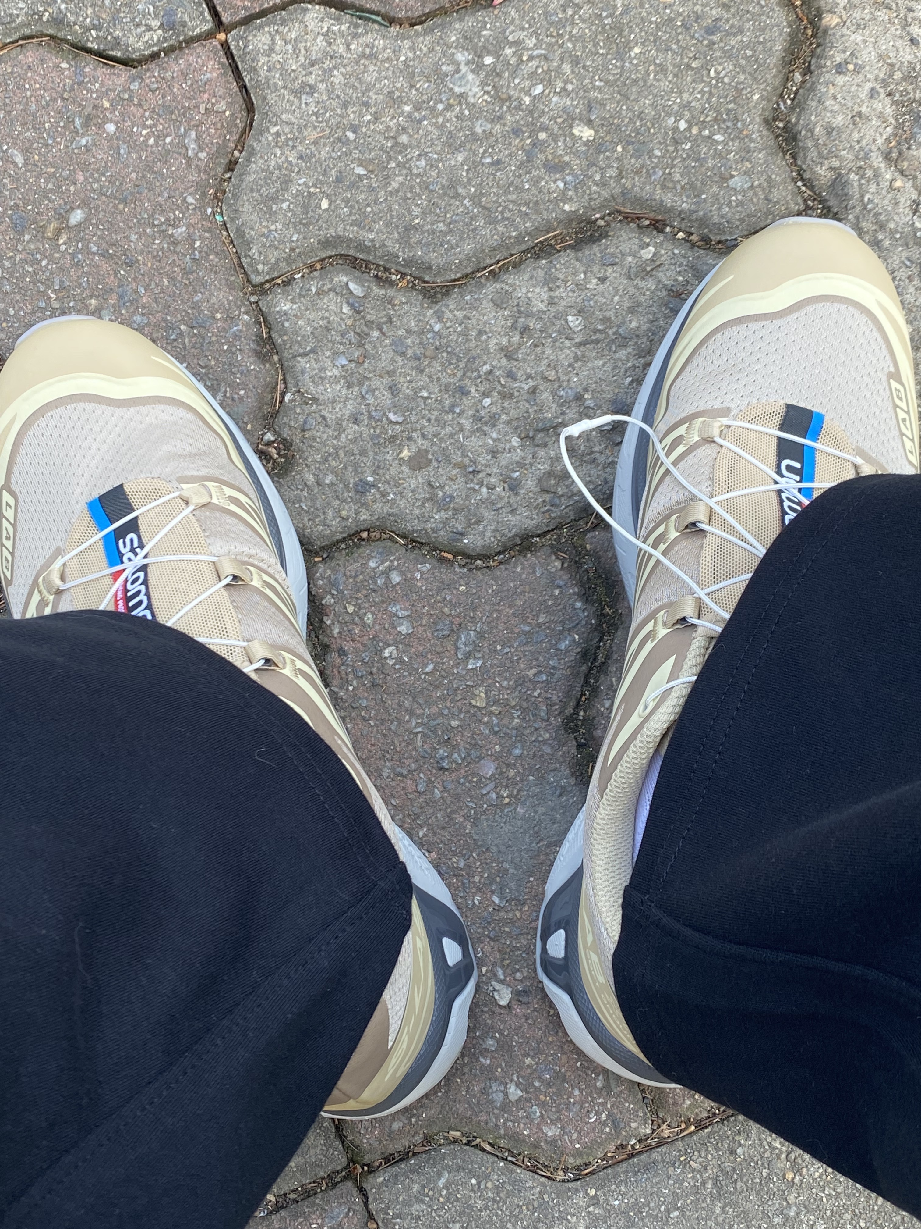 Salomon XT-6 Clear Safari Vanila Ice 착용 스타일 - 5