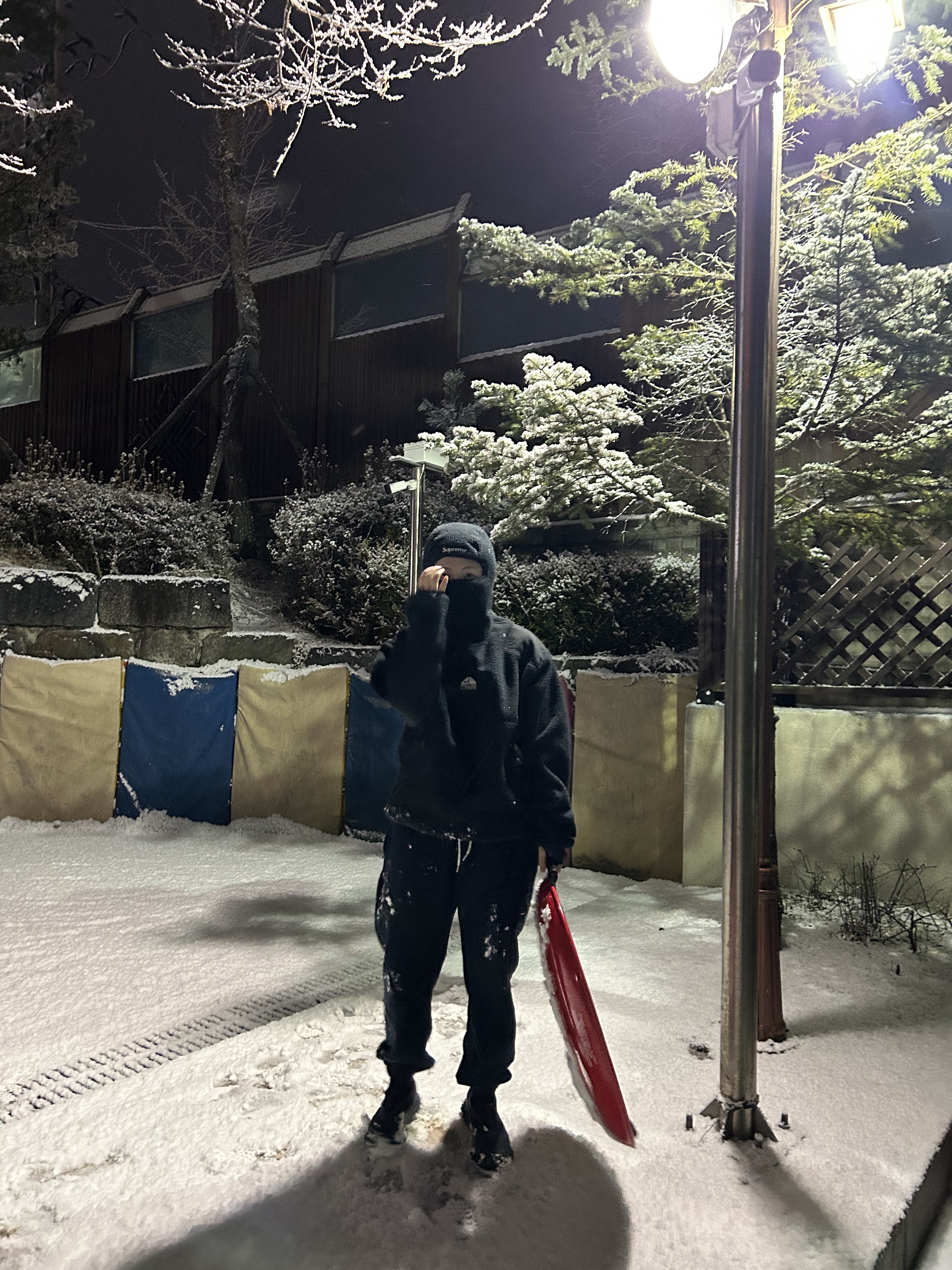 Supreme Paricon Sled Red - 22FW, Supreme x Nike ACG Fleece Pullover Black - 22FW 착용 스타일 - 2