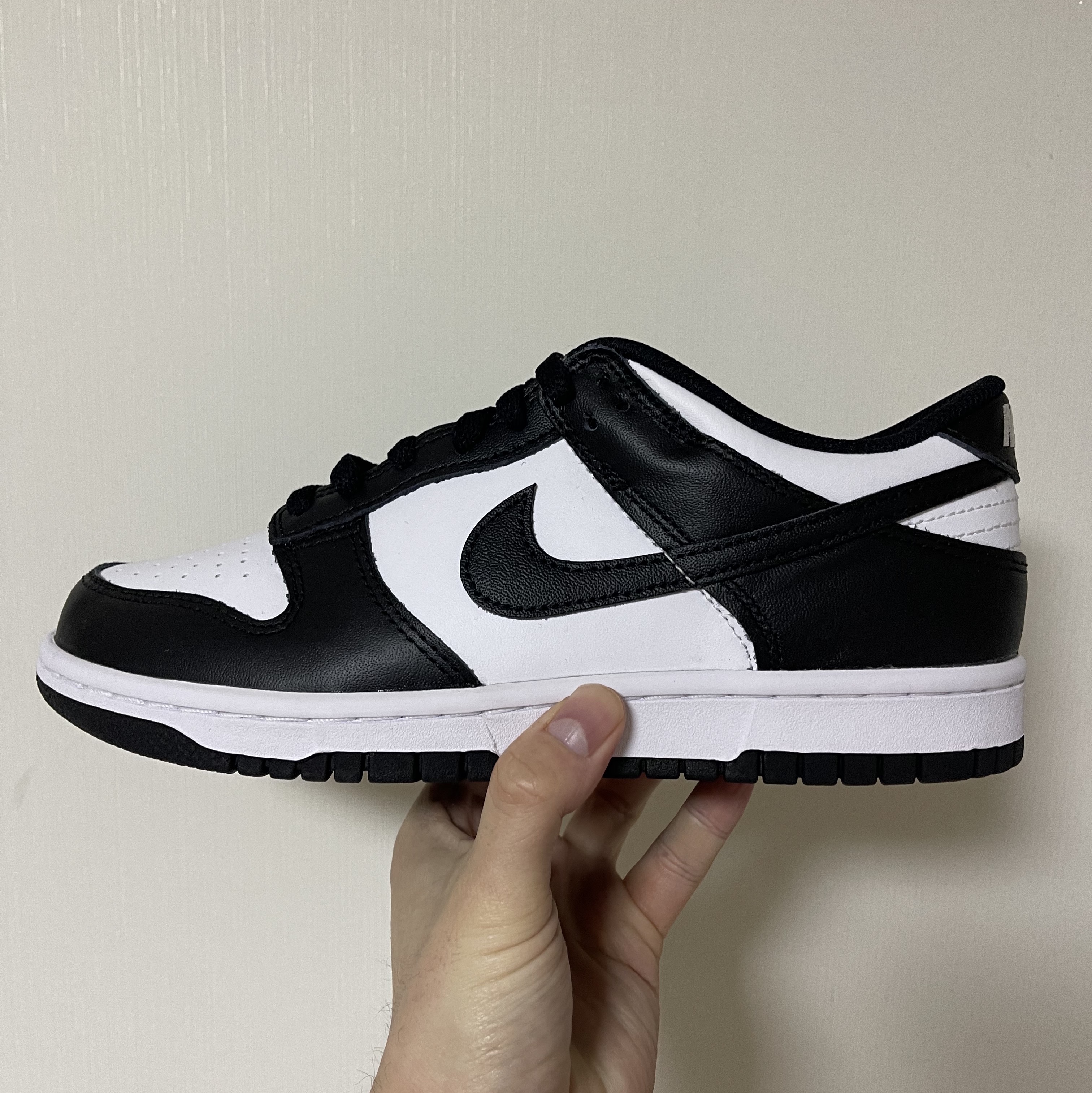 (GS) Nike Dunk Low Black 착용 스타일 - 1