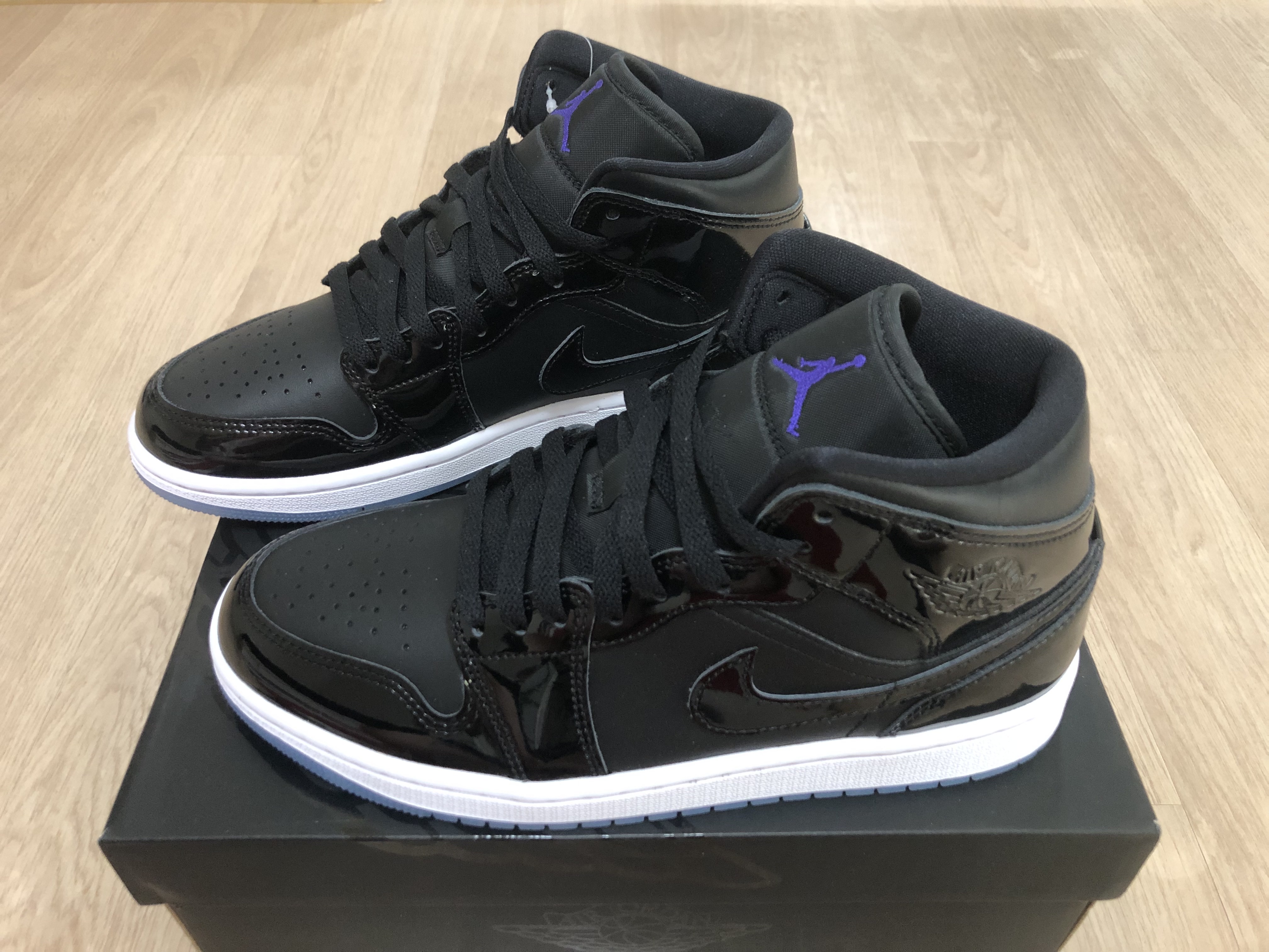 Jordan 1 Mid SE Black Dark Concord, (GS) Jordan 1 Mid SE Black Dark Concord 착용 스타일 - 3