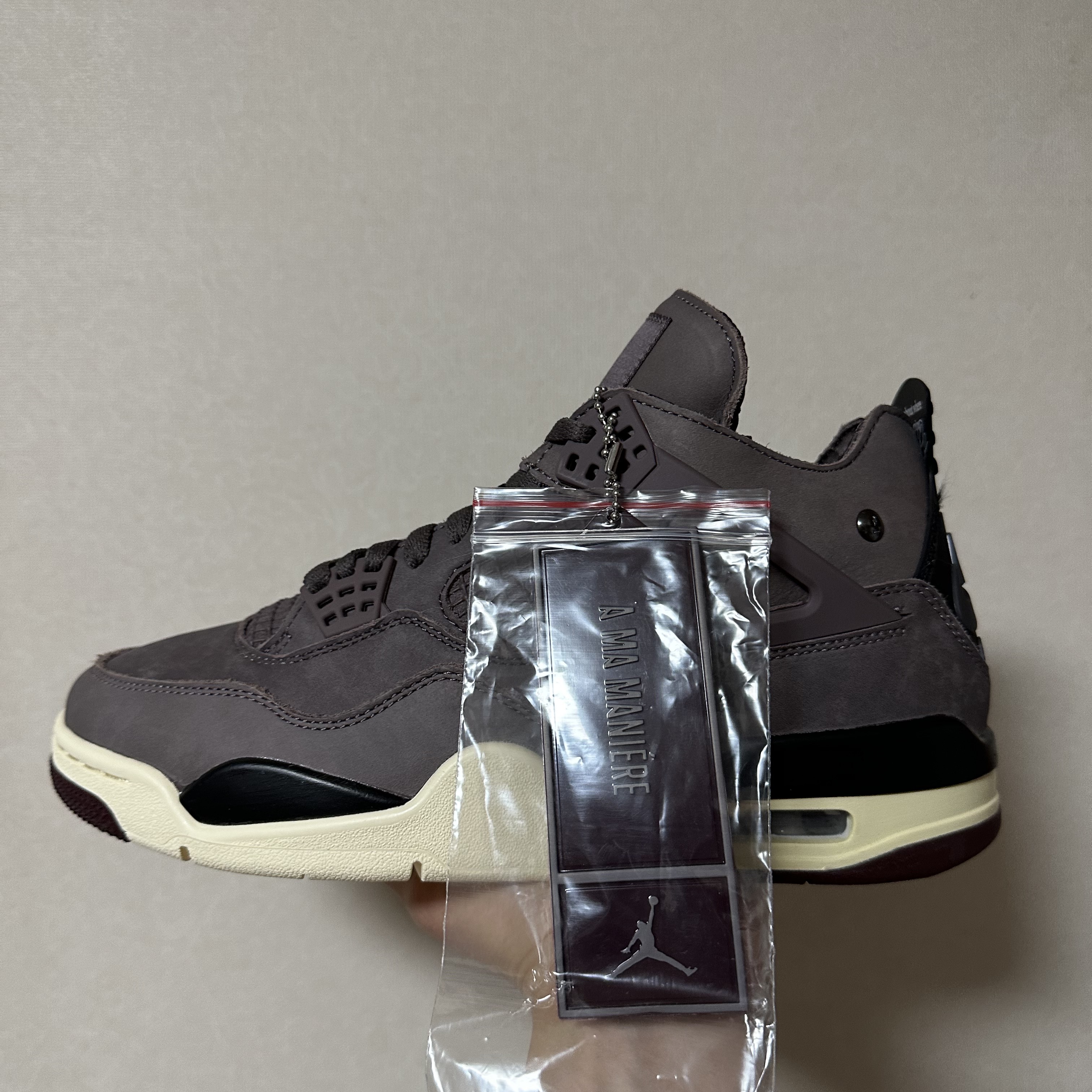 Jordan 4 x A Ma Maniere Retro Violet Ore, Jordan 1 x Travis Scott Retro Low OG SP Sail and Ridgerock 착용 스타일 - 5