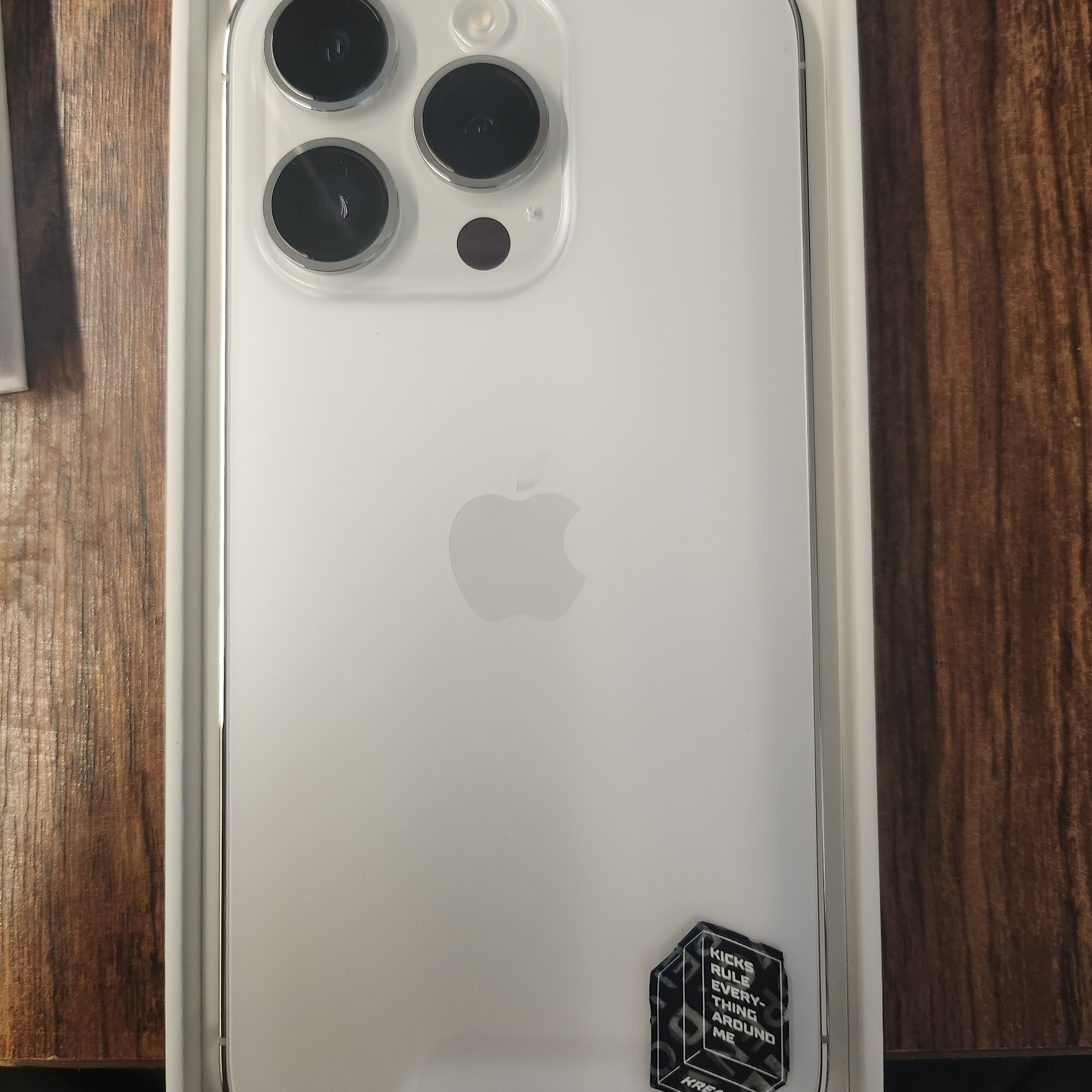Apple iPhone 14 Pro 128GB Silver (Korean Ver.), Apple AirPods Pro with MagSafe Charging Case (Korean Ver.) 착용 스타일 - 2