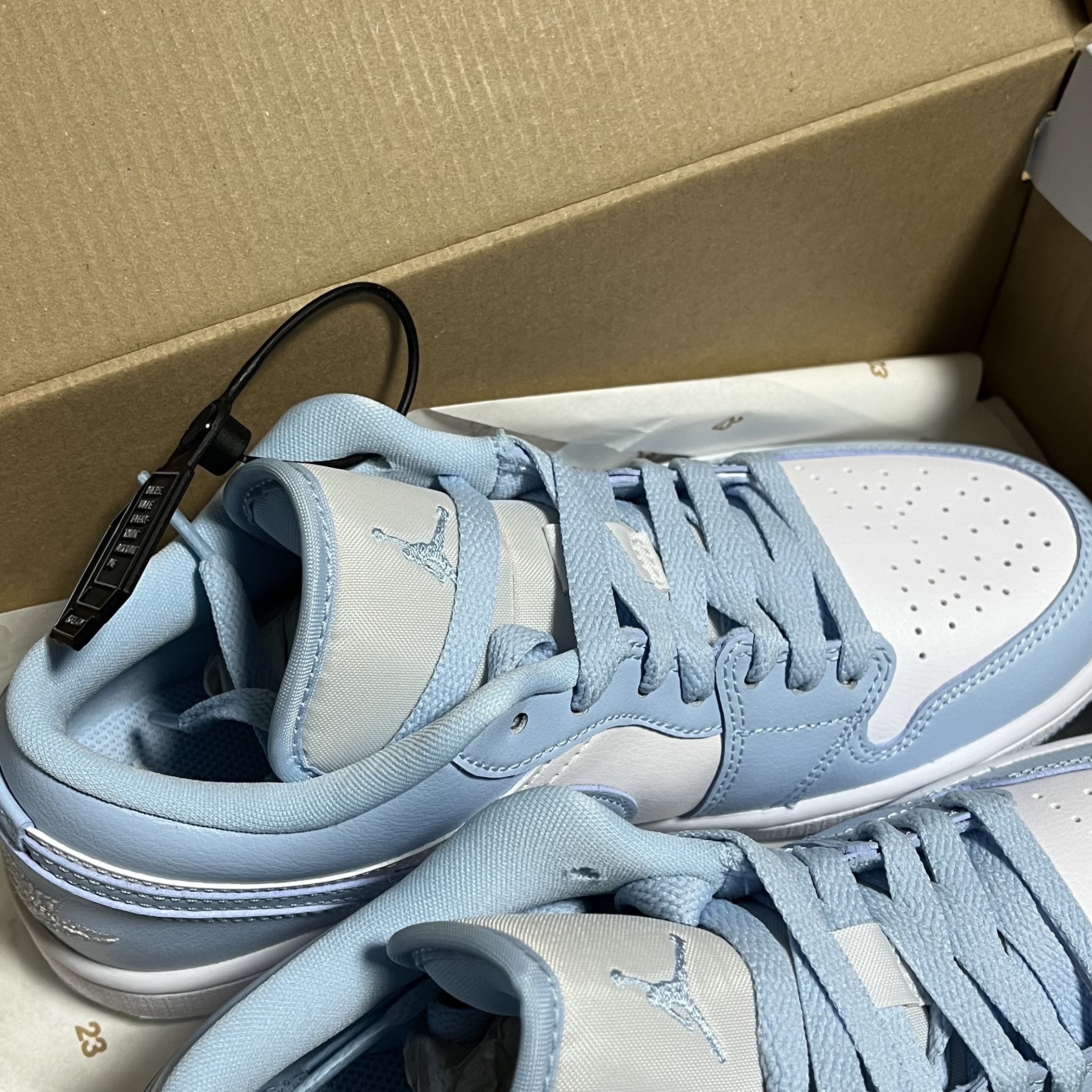 (W) Jordan 1 Low White Ice Blue 착용 스타일