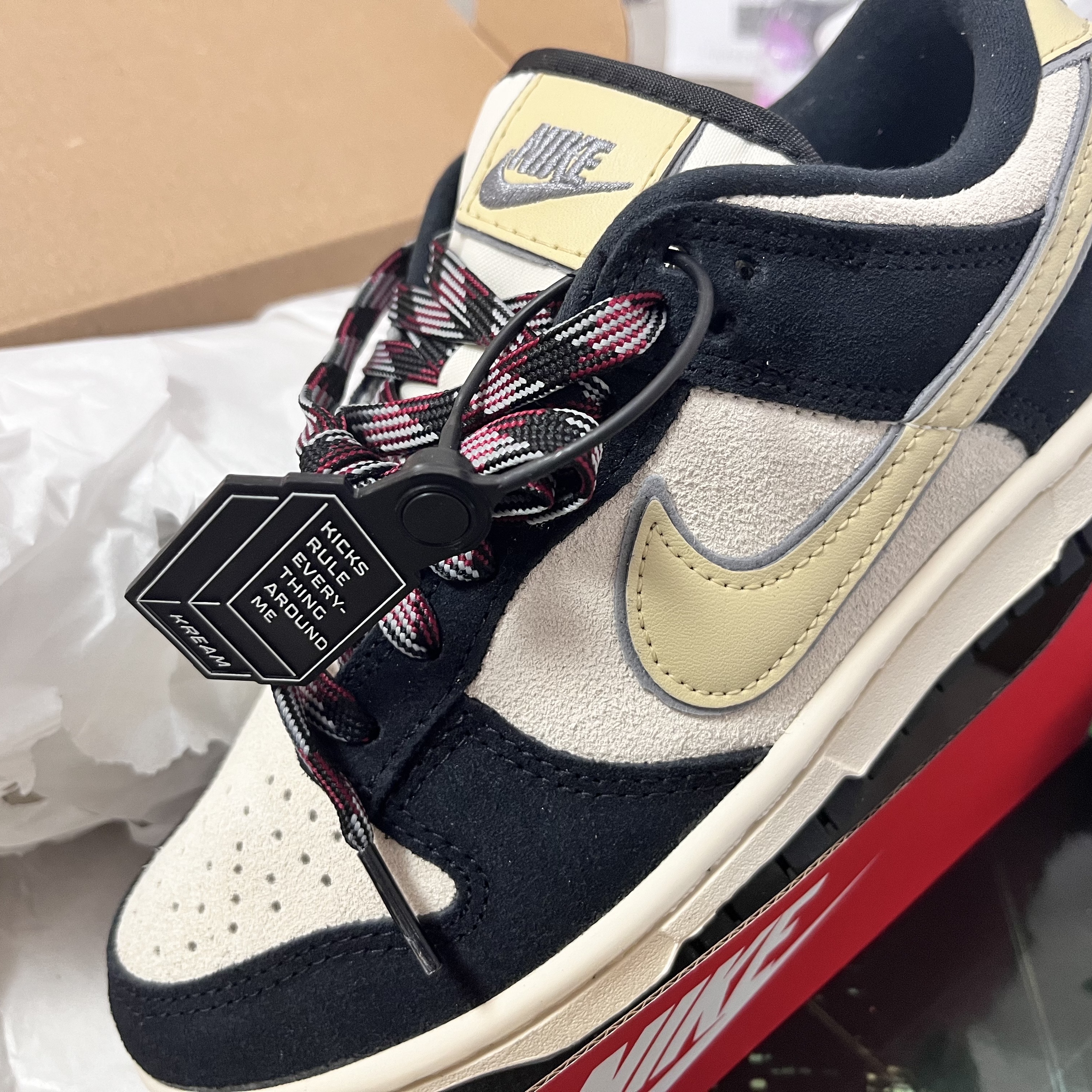 (W) Nike Dunk Low LX Black Suede 착용 스타일