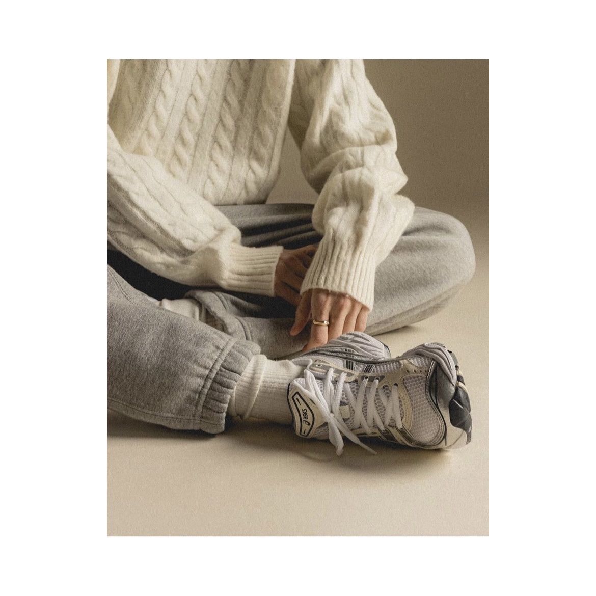 (W) Asics Gel-Kayano 14 White Midnight 착용 스타일 - 3