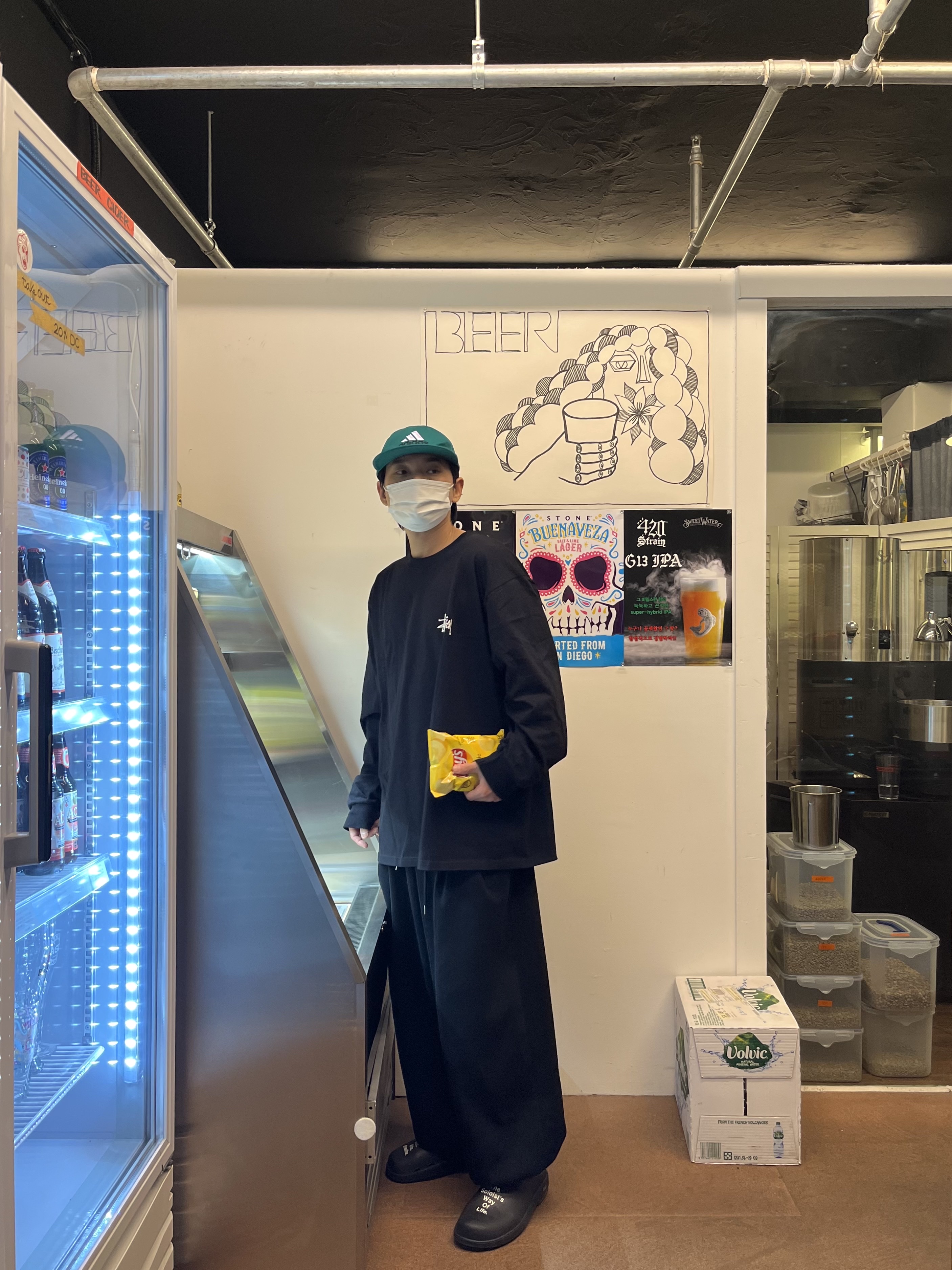 Oofos x Takahiromiyashita The Soloist The Soloist's Way Of Life Clog Black White, Palace x Adidas EQT Hat Green - 22FW 착용 스타일 - 1