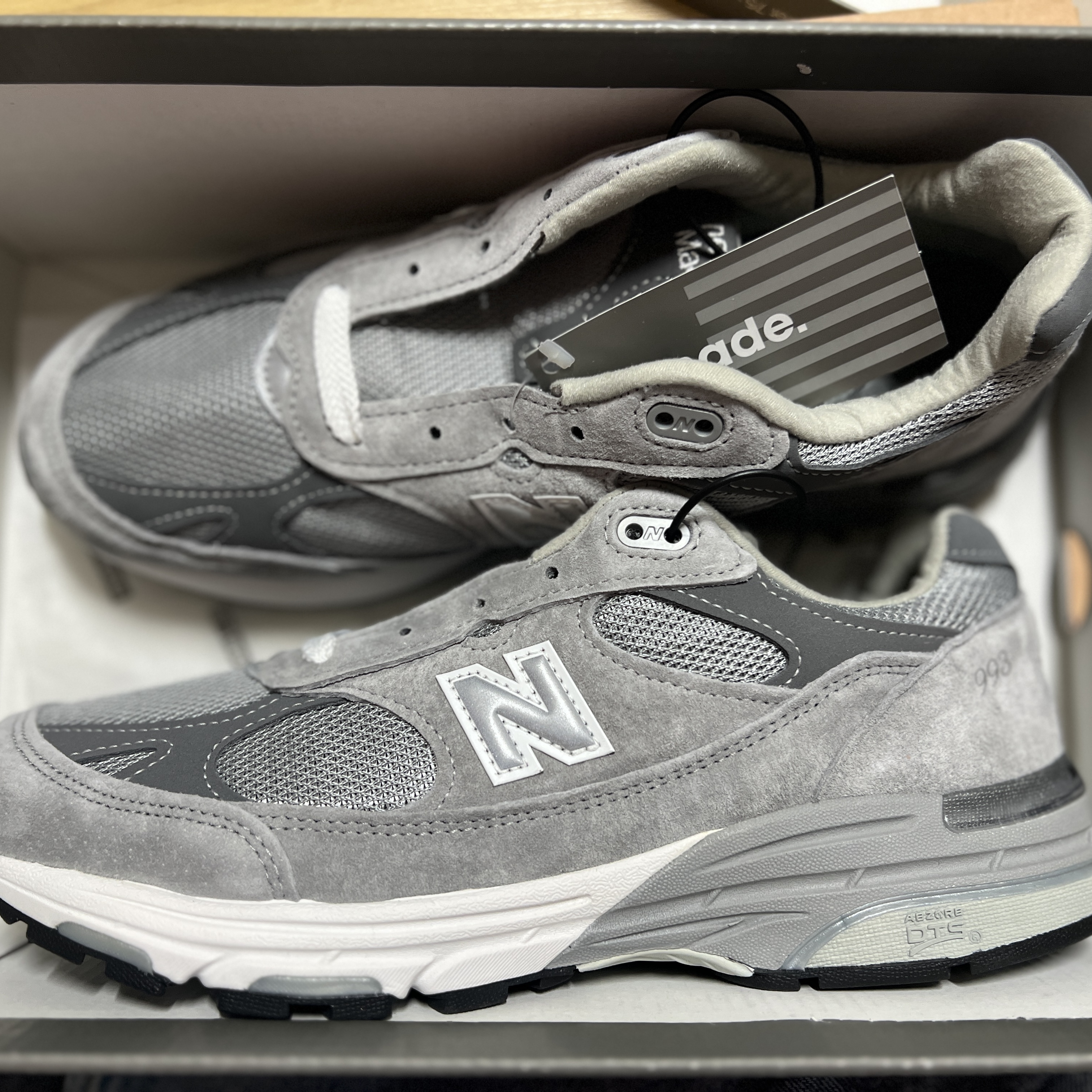 (W) New Balance 993 Made in USA Grey - B Standard 착용 스타일 - 3
