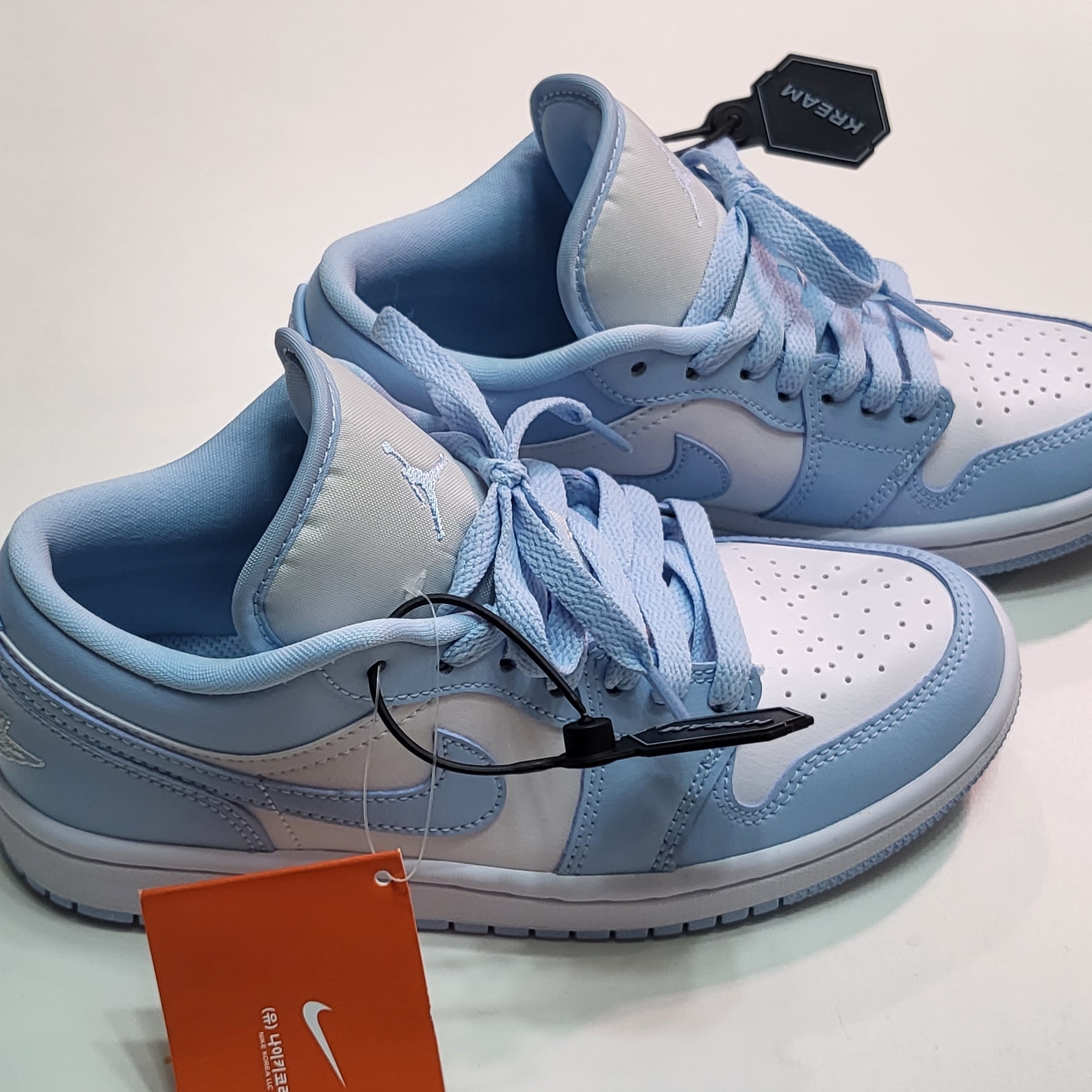 (W) Jordan 1 Low White Ice Blue 착용 스타일 - 2
