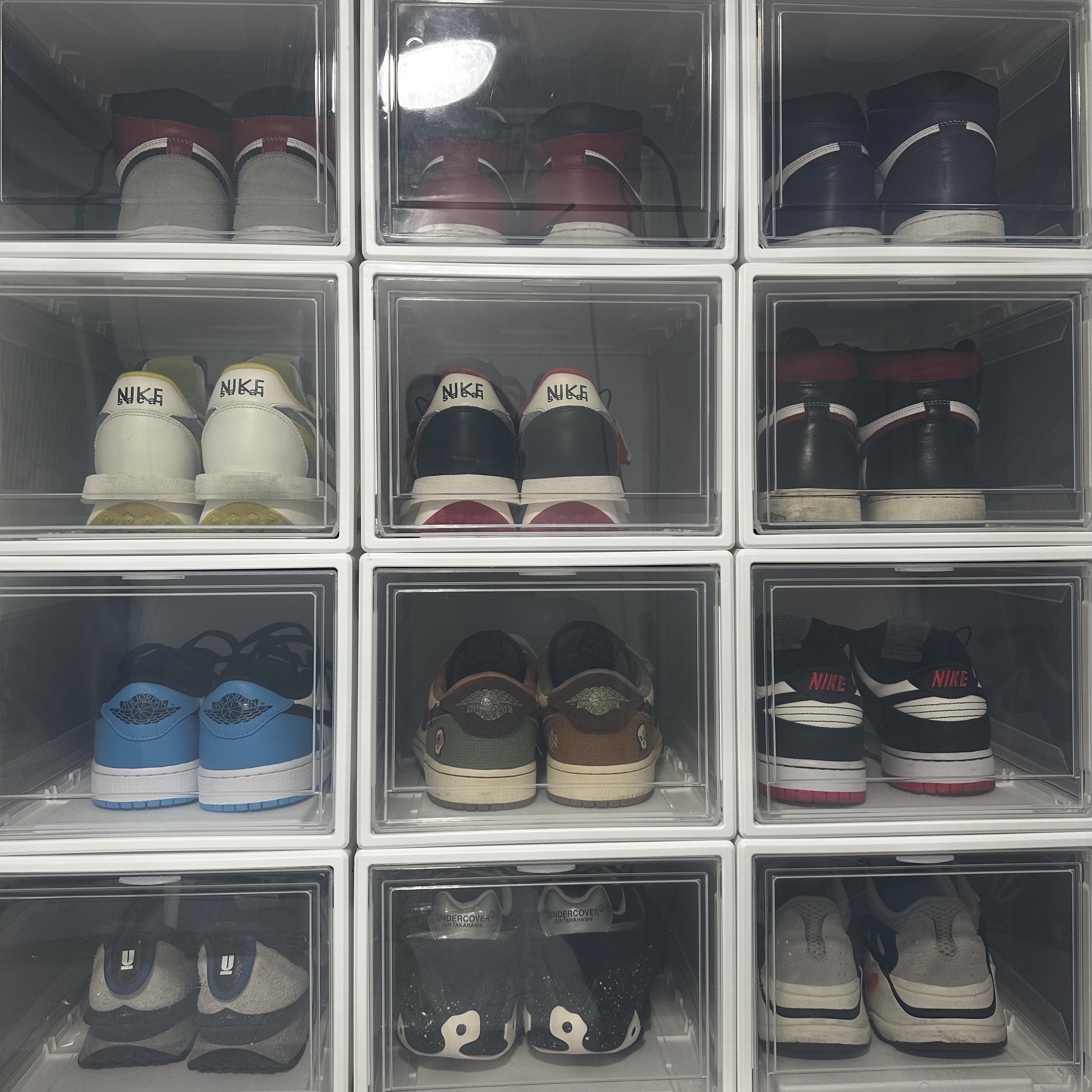 Jordan 1 Retro High OG Light Smoke Grey, Jordan 1 Mid Chicago Black Toe 착용 스타일