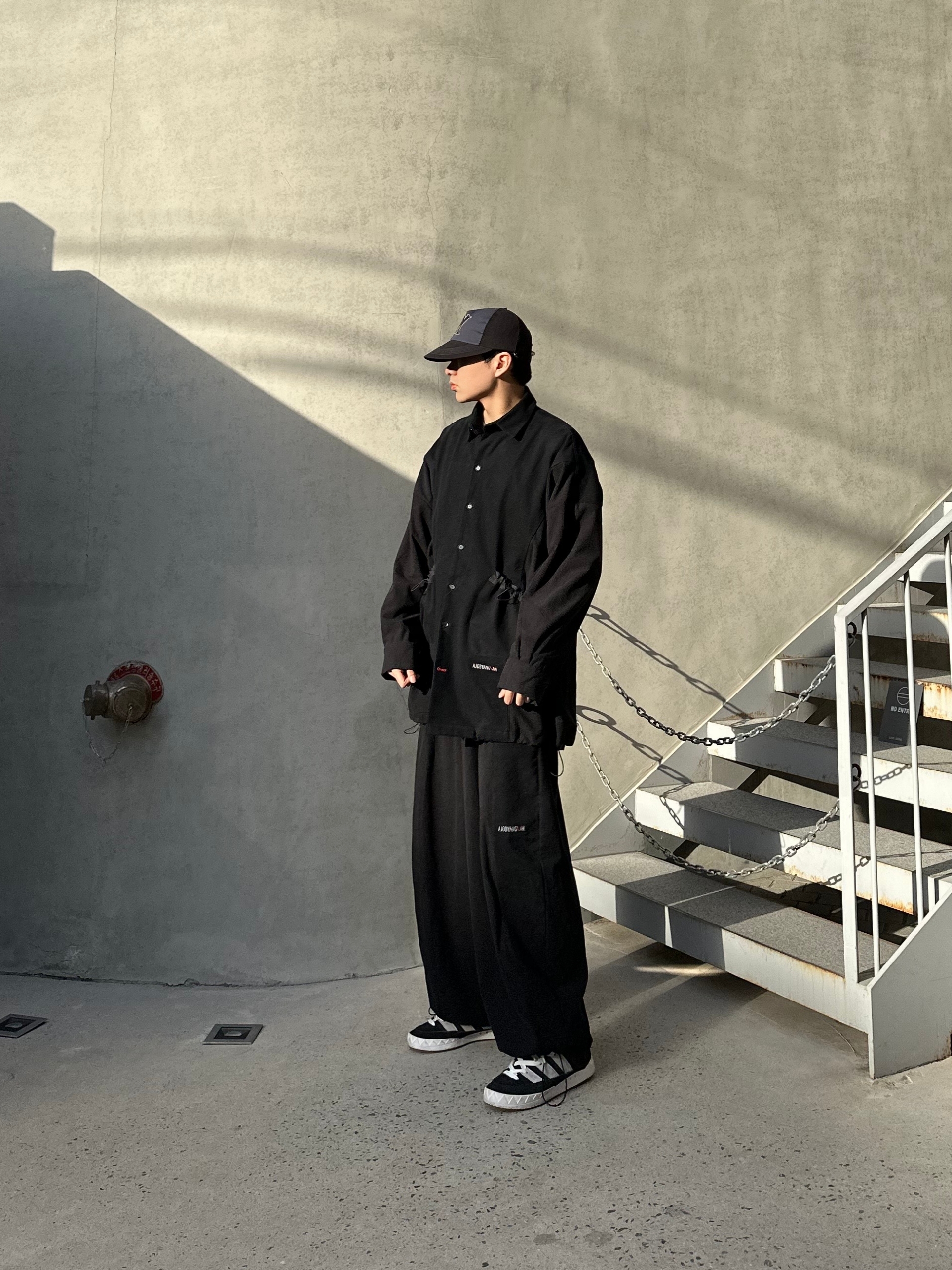 Nike x Stussy Air Force 1 '07 Mid SP Fossil, Sony WH-1000XM5 Black (Korean Ver.) 착용 스타일 - 4