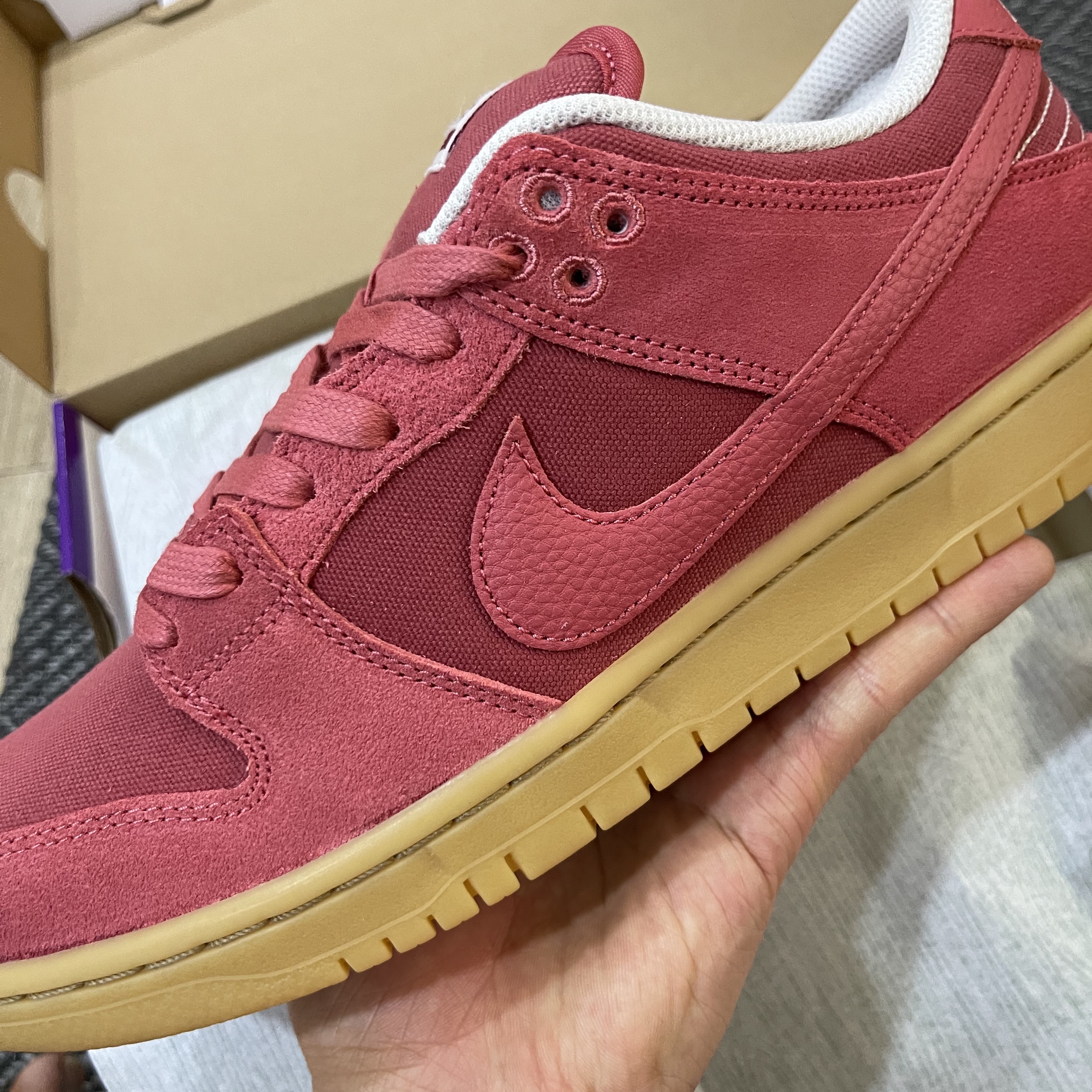 Nike SB Dunk Low Adobe 착용 스타일 - 2