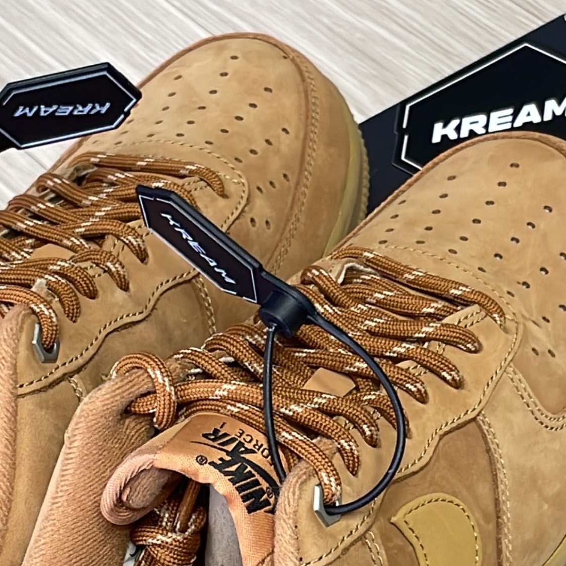 Nike Air Force 1 '07 WB Flax 착용 스타일 - 2