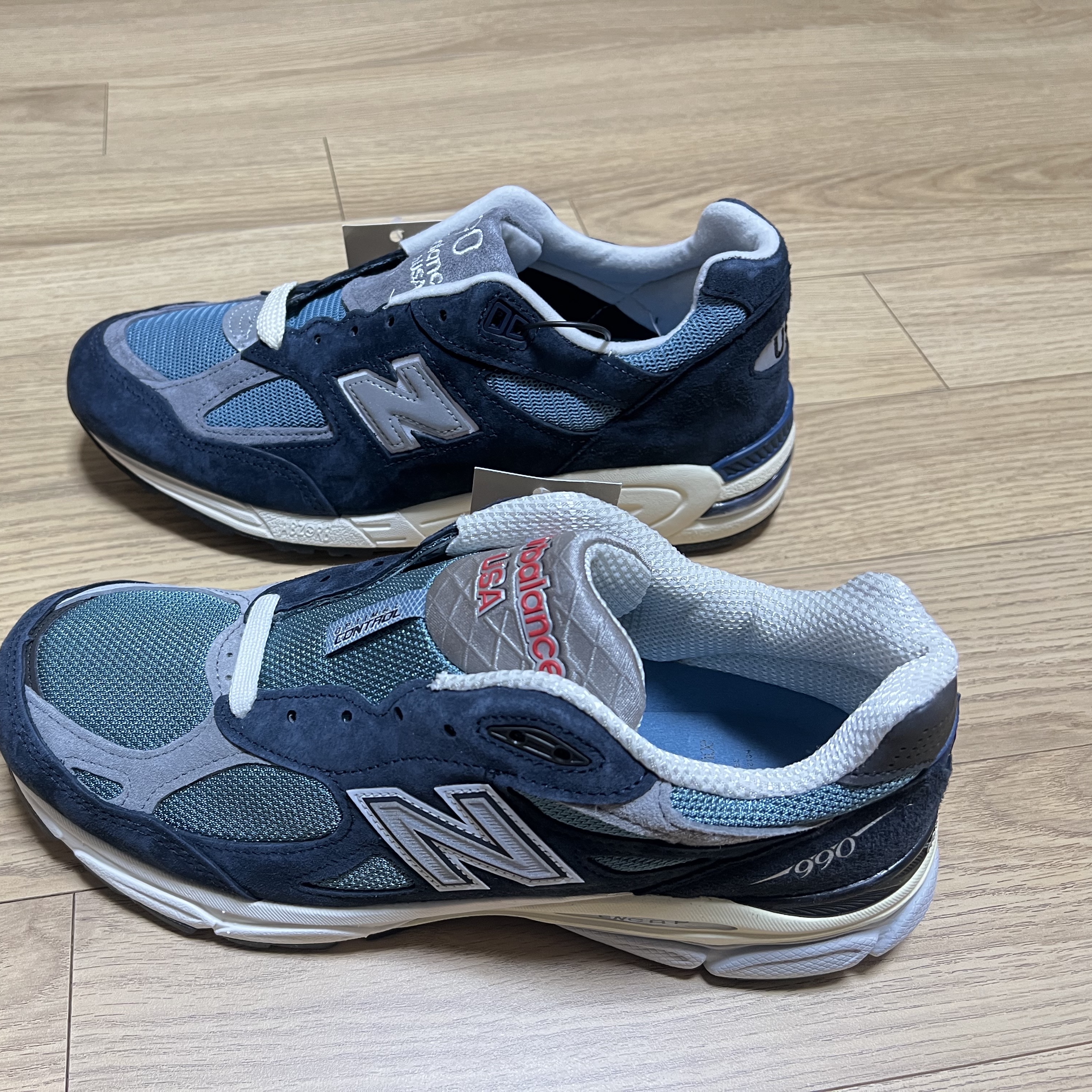 New Balance 990v2 Made in USA Navy Castlerock, New Balance 990v3 Made in USA Navy Spring Tide 착용 스타일 - 4