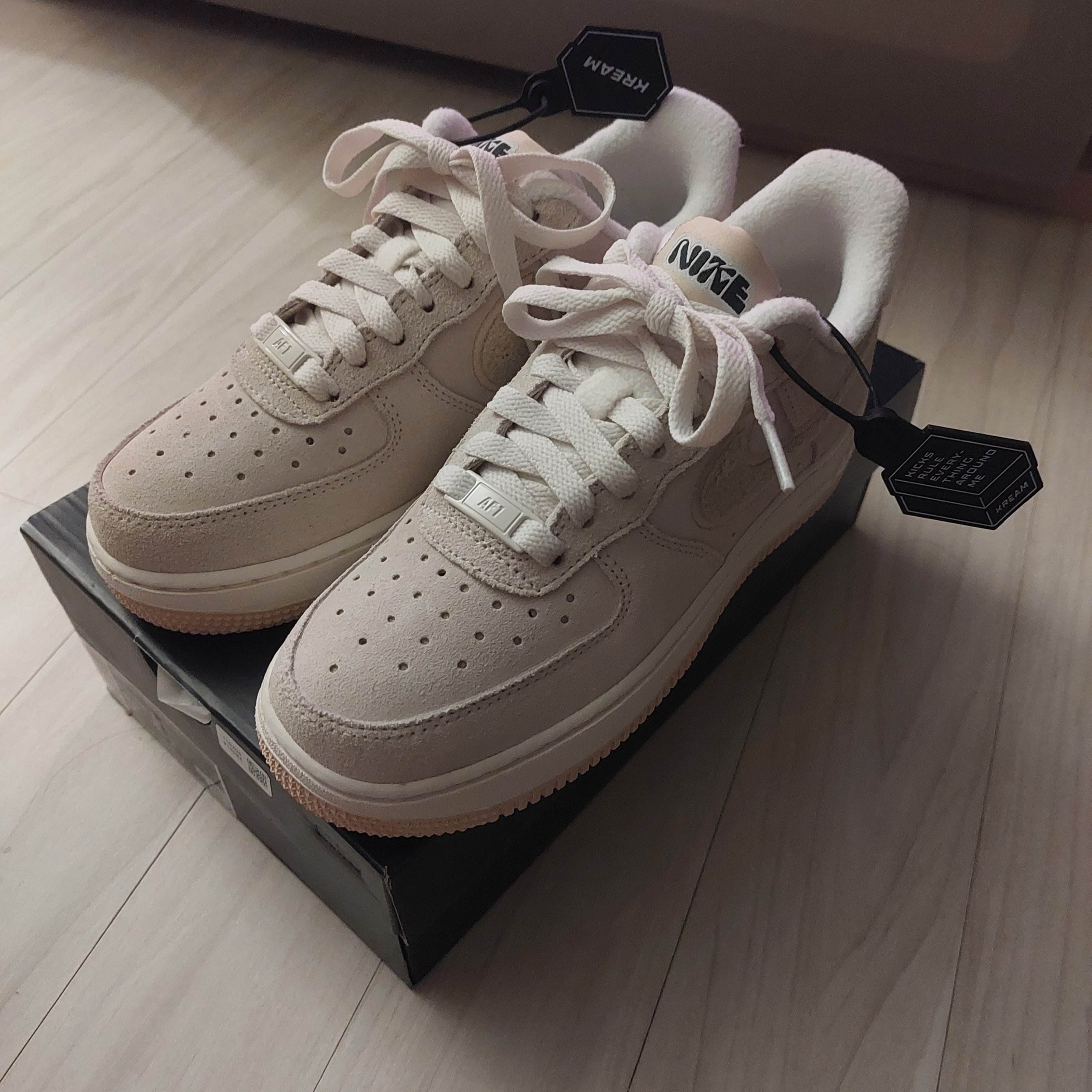 (W) Nike Air Force 1 '07 SE Phantom Sanddrift 착용 스타일