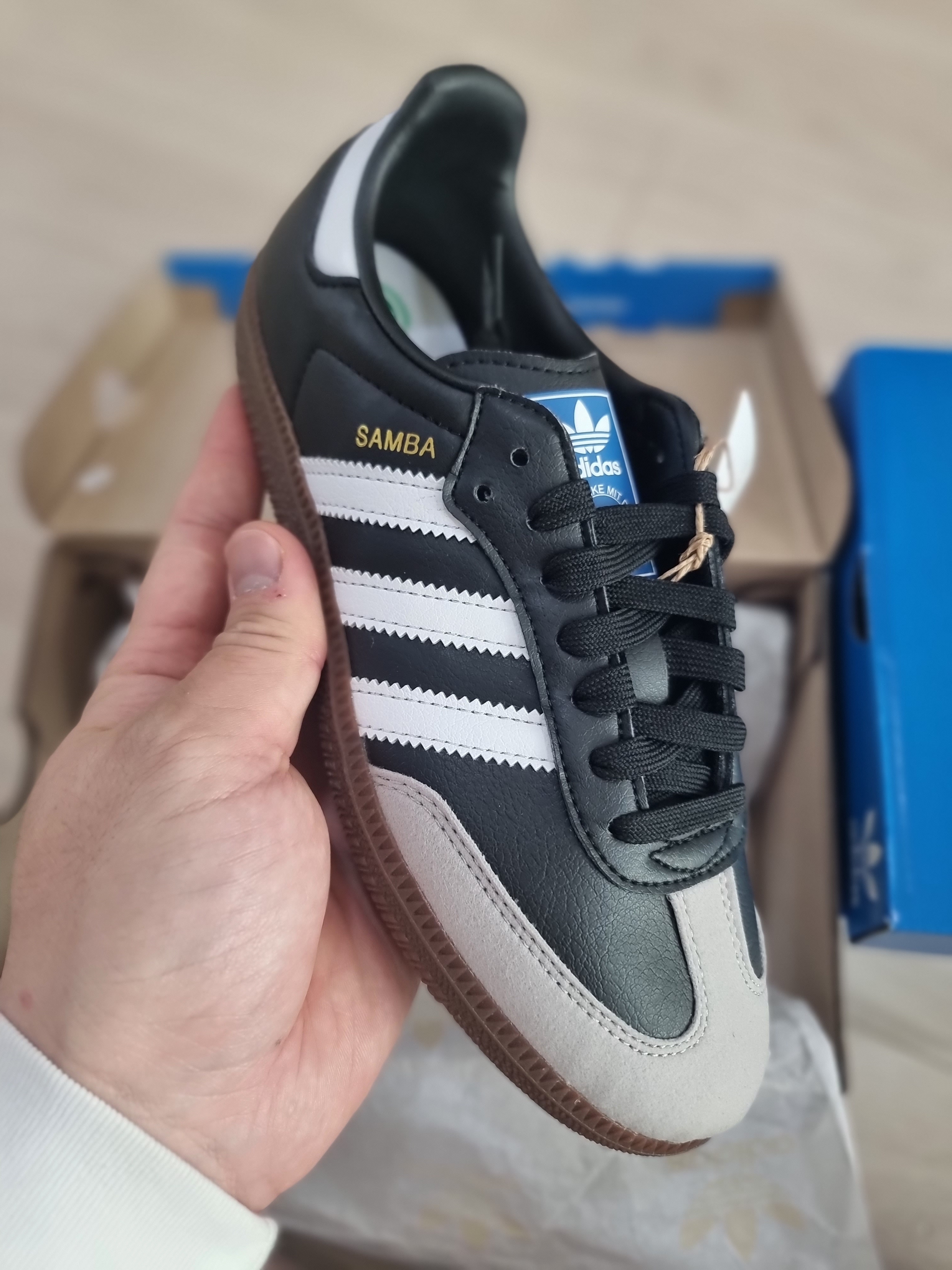 Adidas Samba Vegan Black White, Adidas Samba Vegan White Black 착용 스타일 - 1
