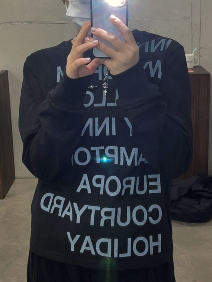 [KREAM 단독] Safarispot Women 1/2 Highway Inn LS T-Shirt Black White 착용 스타일