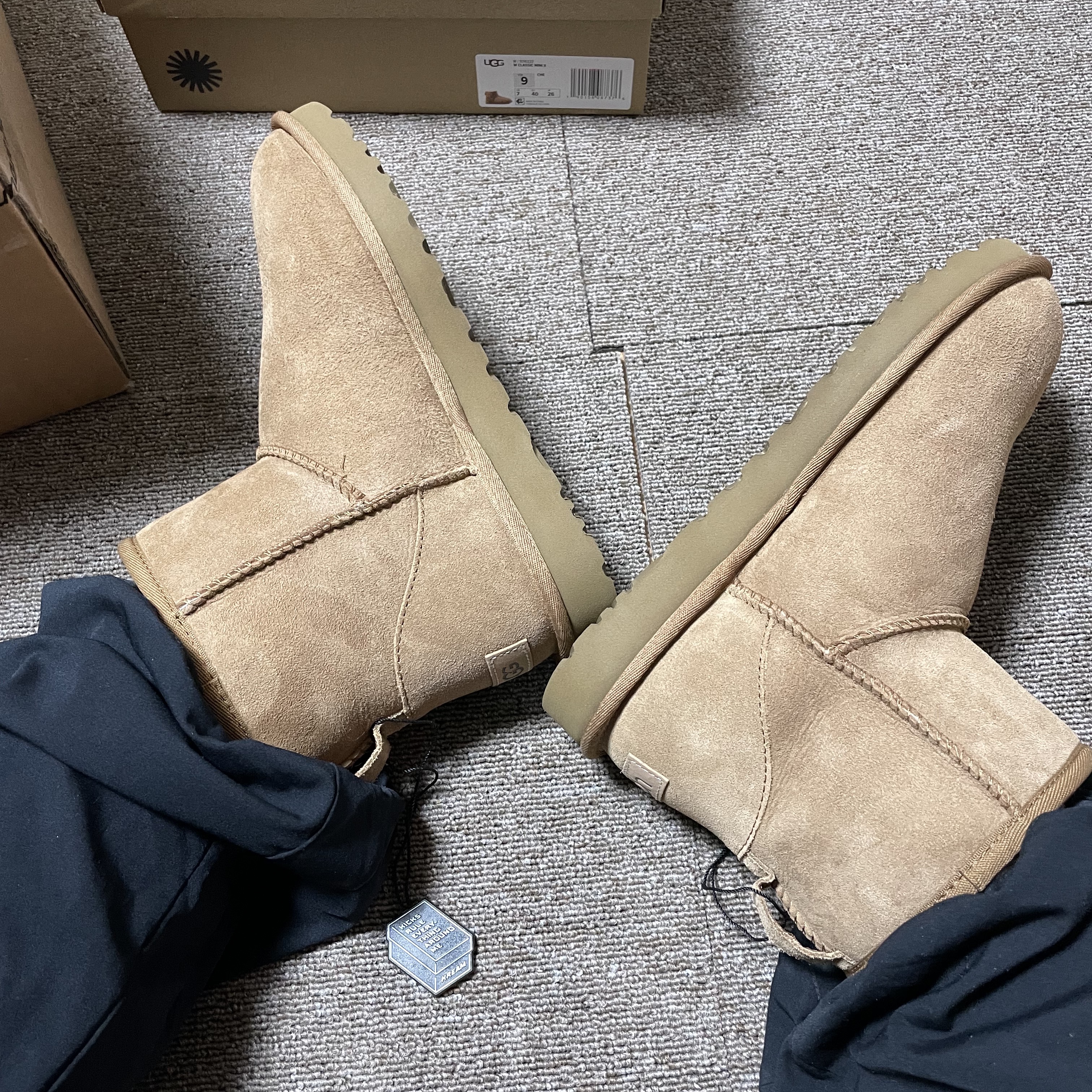 (W) UGG Classic Mini II Boots Chestnut 착용 스타일 - 3