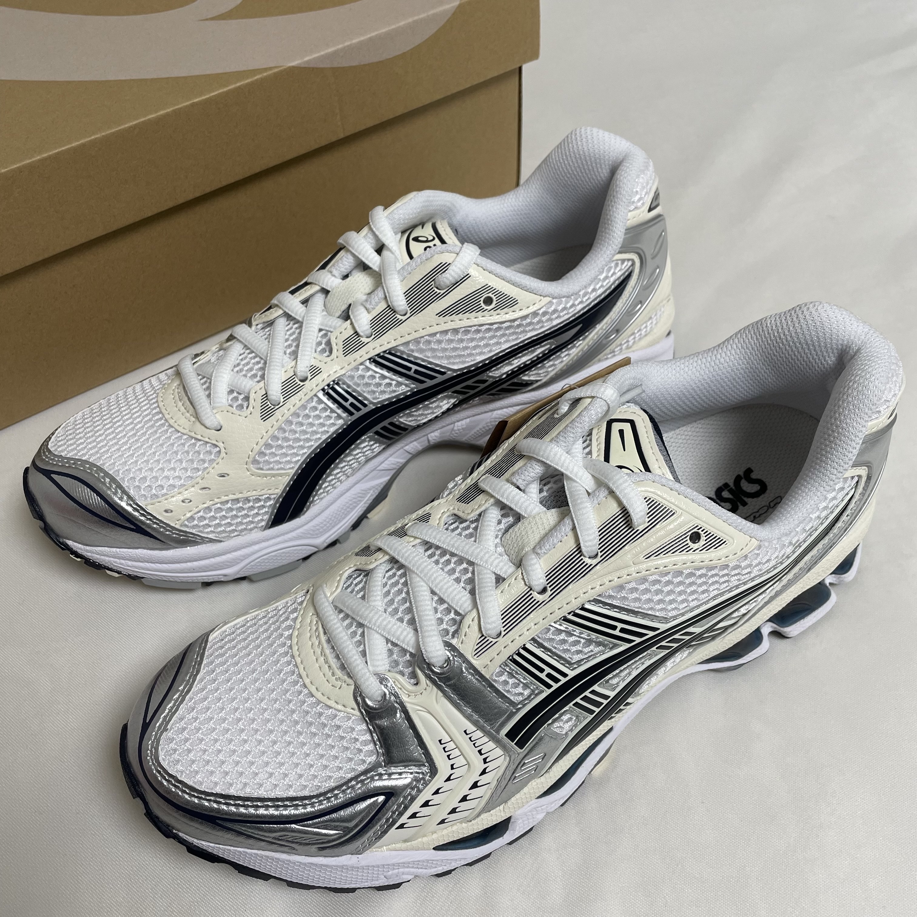 (W) Asics Gel-Kayano 14 White Midnight 착용 스타일 - 2