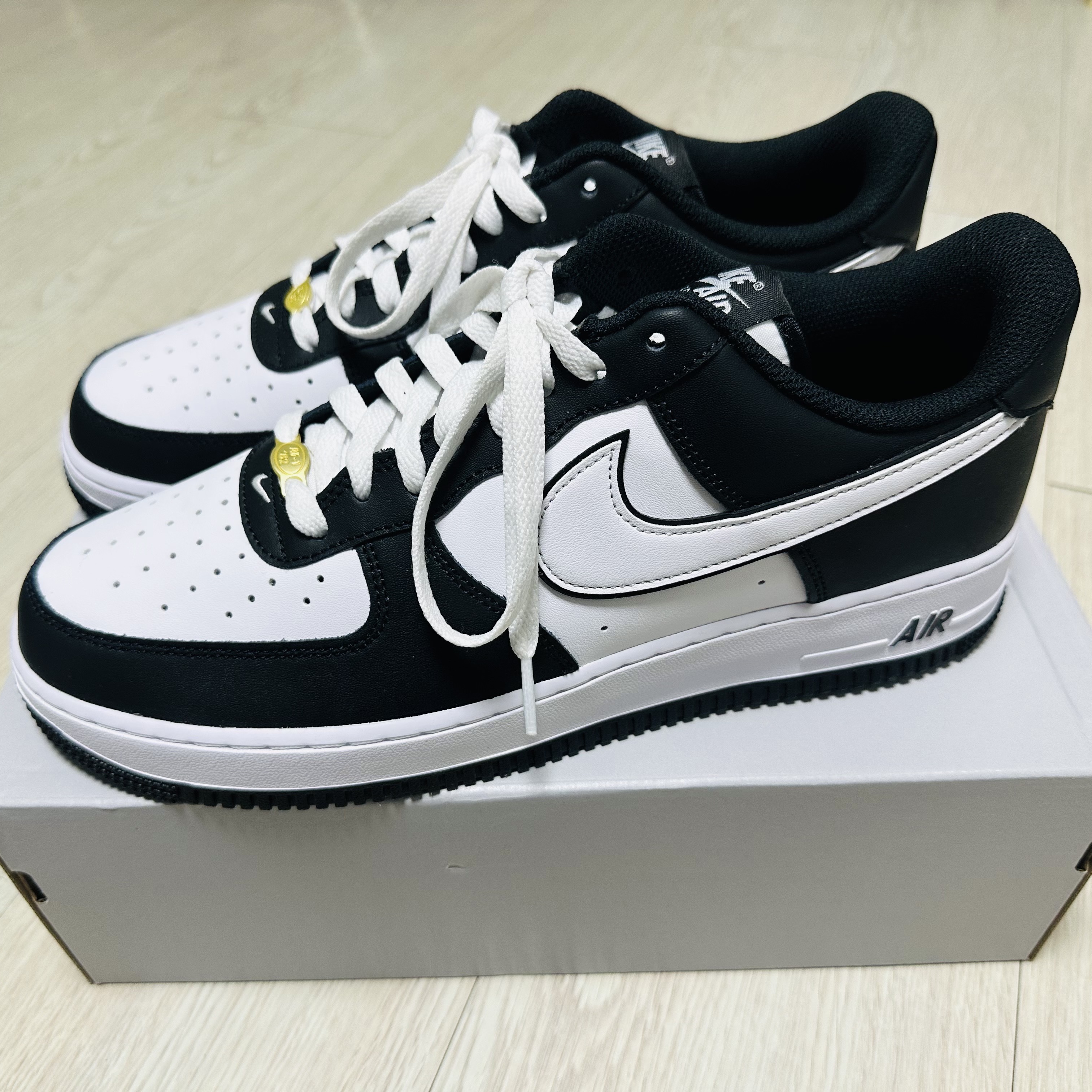 Nike Air Force 1 '07 Black White 착용 스타일