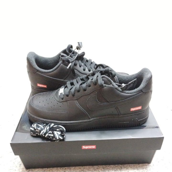 Nike x Supreme Air Force 1 Low Black 착용 스타일