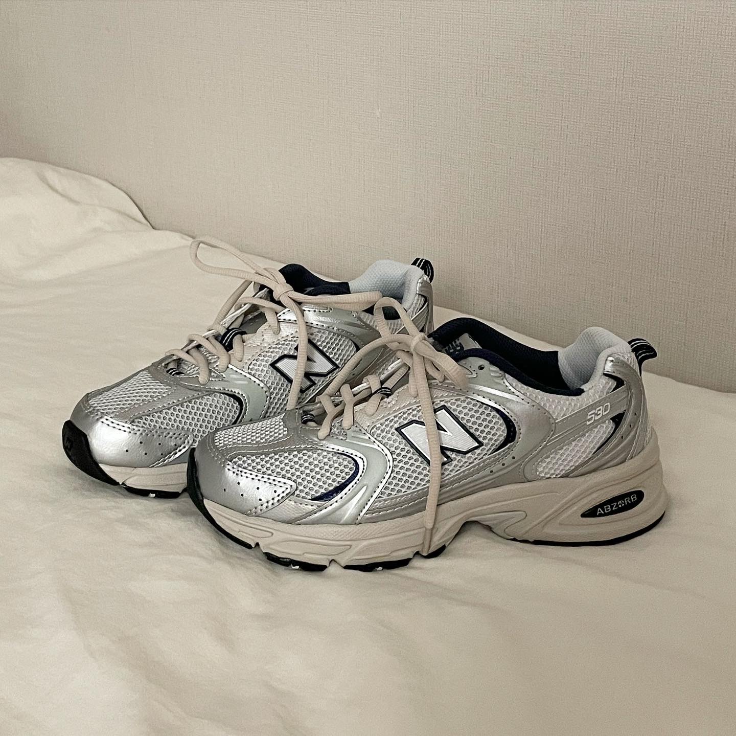 New Balance 530 Steel Grey 착용 스타일 - 2