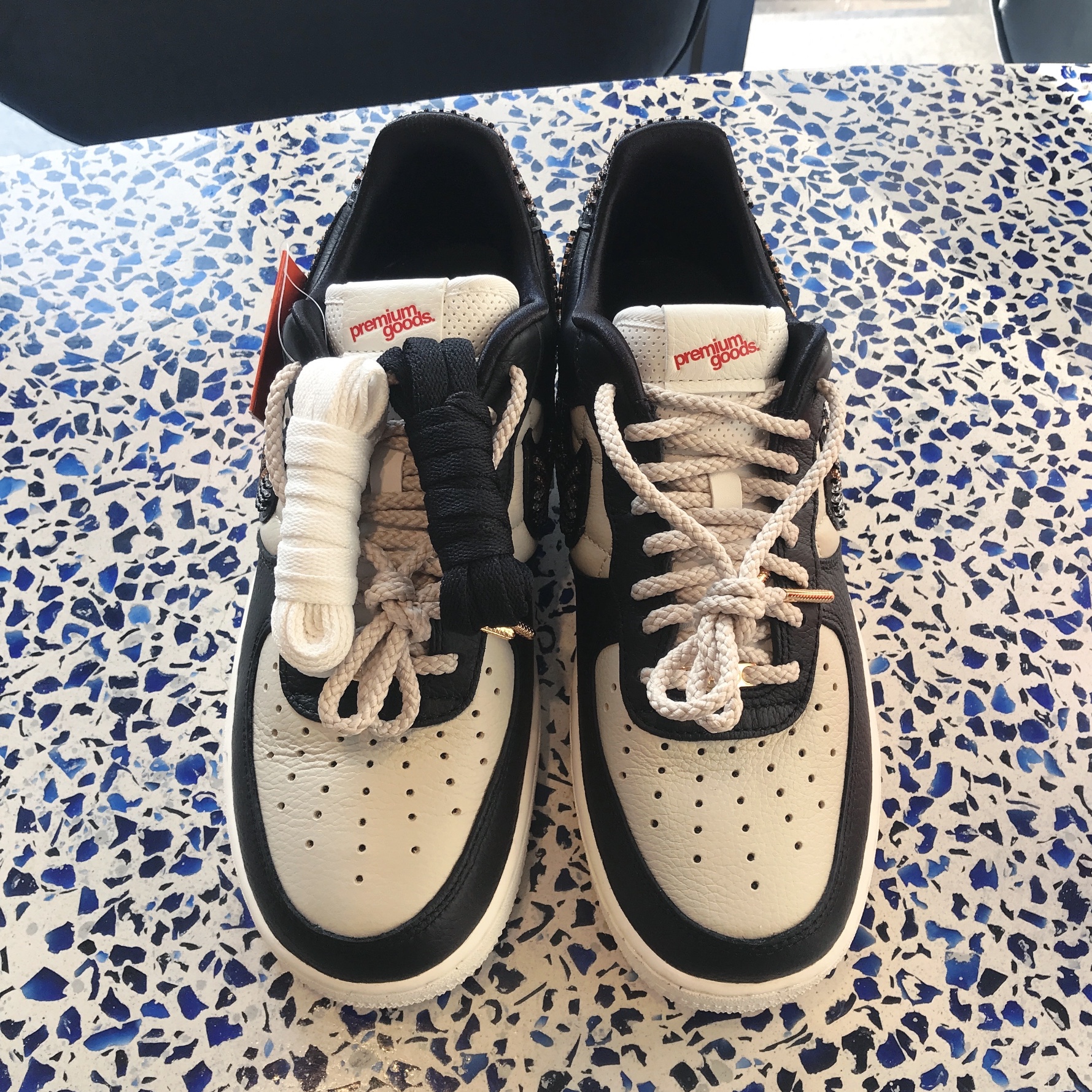 (W) Nike x Premium Goods Air Force 1 Low Black Sand 착용 스타일 - 2
