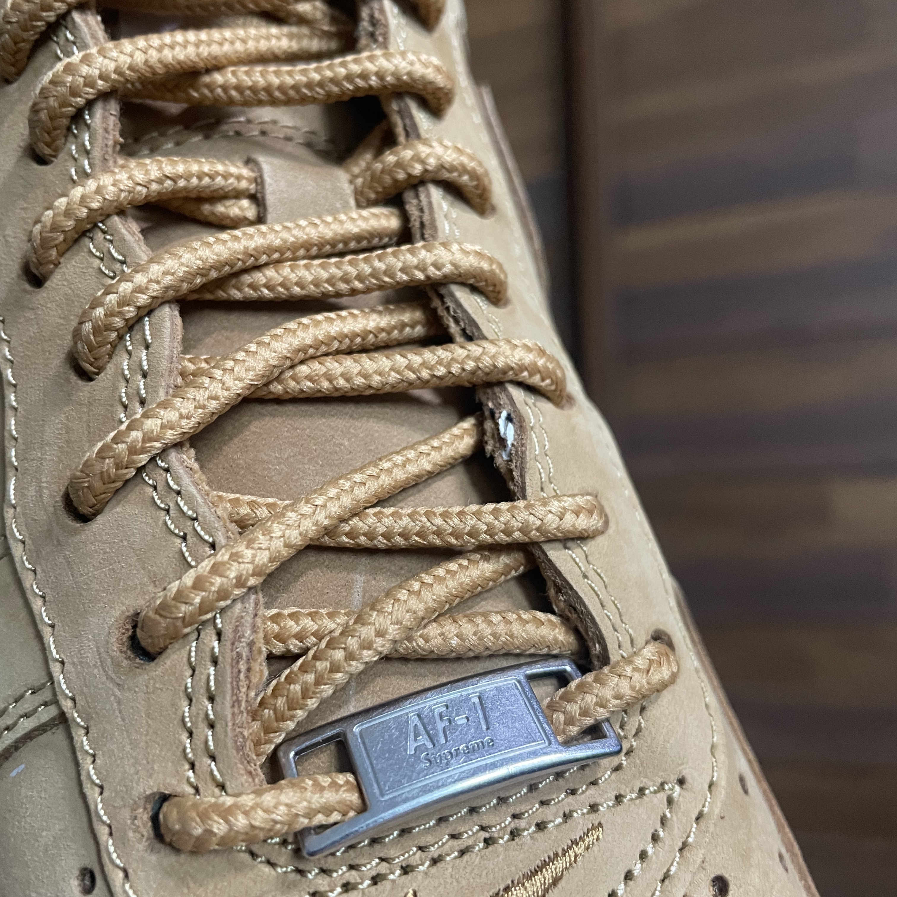 Nike x Supreme Air Force 1 Low Flax 착용 스타일 - 2
